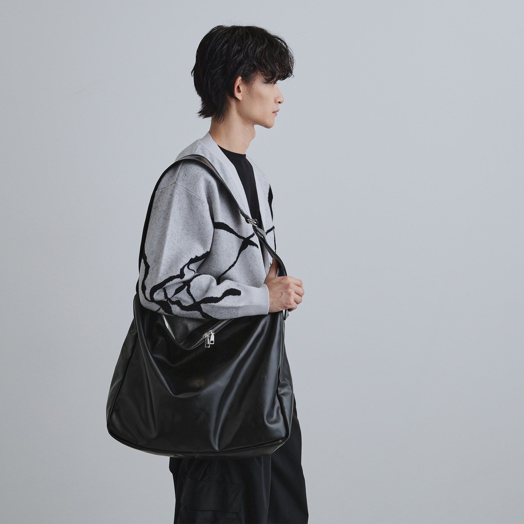 tk.TAKEO KIKUCHI「ルーズビッグショルダーバッグ／たすき掛け／ビッグ／A3サイズ収納可能」|ショルダー・メッセンジャー|