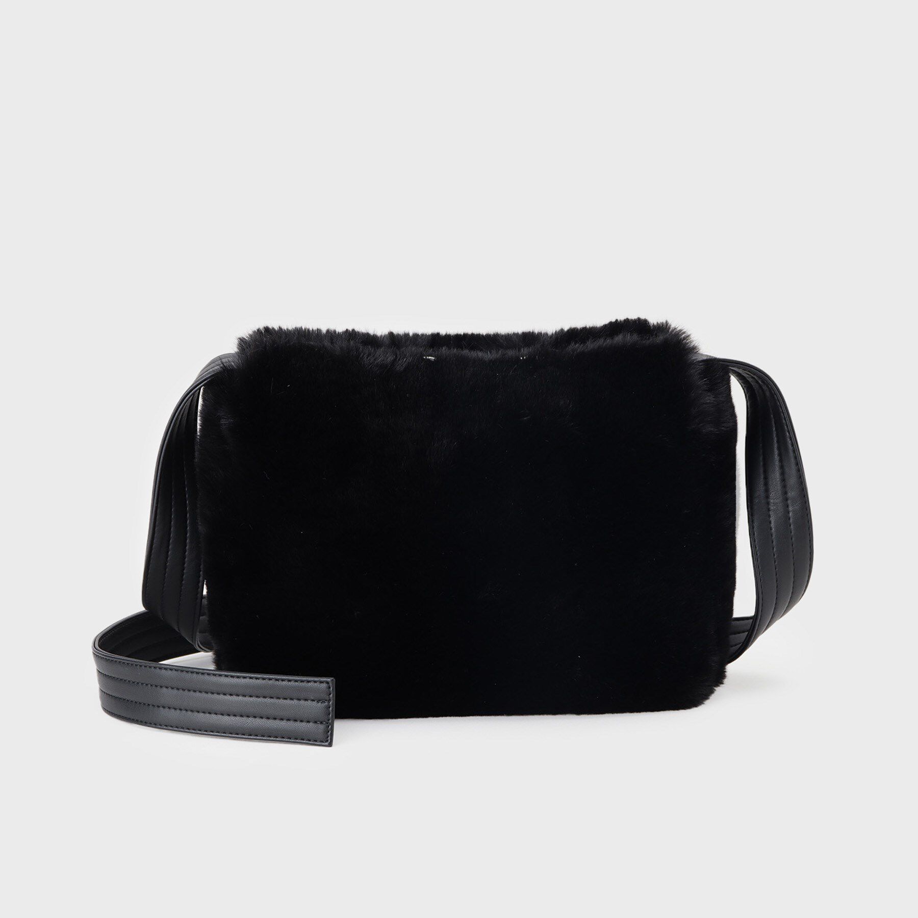 tk.TAKEO KIKUCHI「クッションミニショルダーバッグ」|ショルダー・メッセンジャー|ブラック(119)