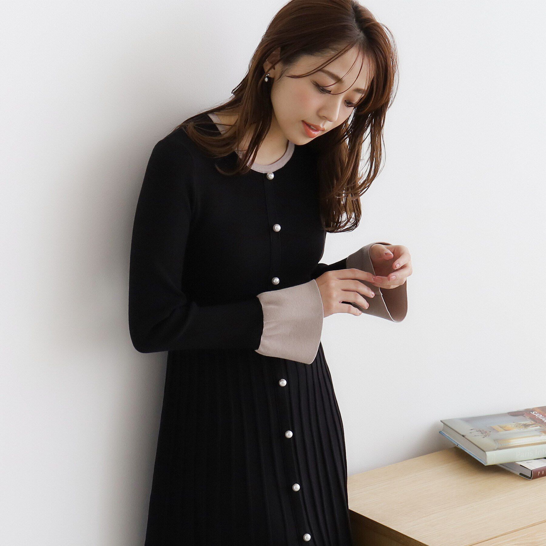 index「《美人百花掲載》パール調デザインバイカラーニットワンピース【洗濯機洗い可】」|ワンピース|