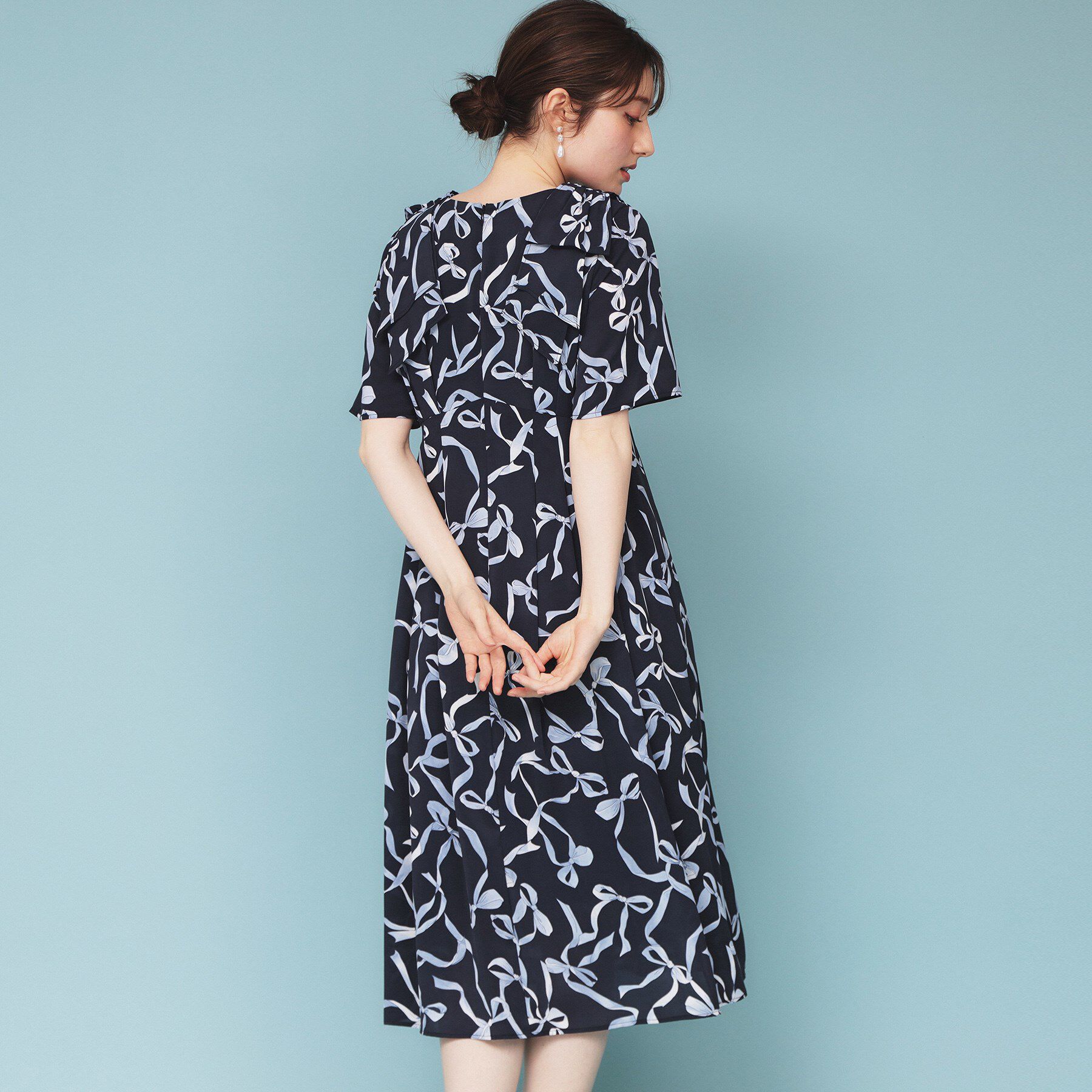 index「《美人百花掲載》リボン柄タックスリーブワンピース【洗濯機洗い可/イージーアイロン】」|ワンピース|