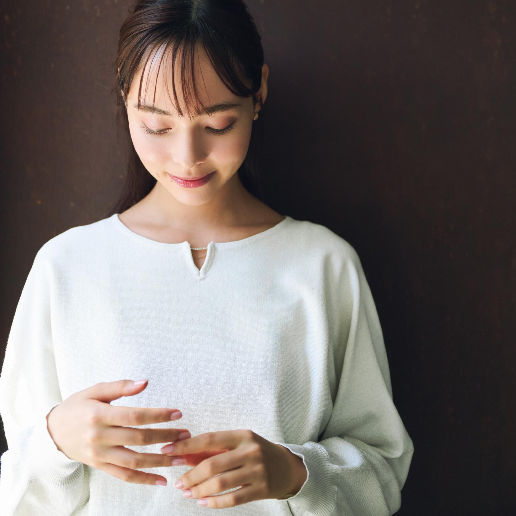 index「ビジューキーネックドルマンニット【洗濯機OK】」|ニット・セーター|