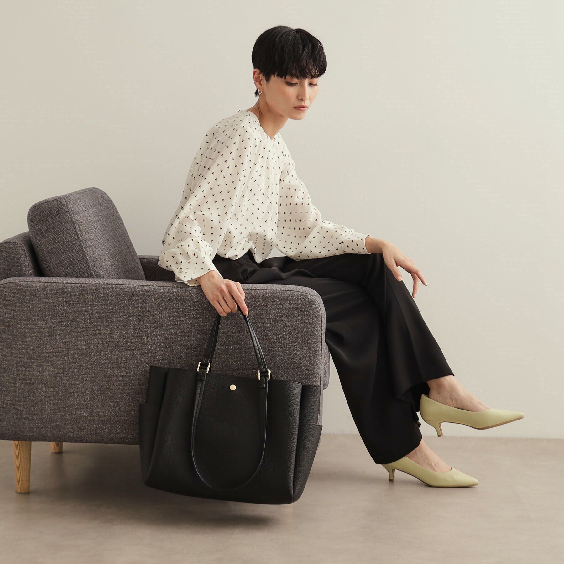 OPAQUE.CLIP「【軽量／A4サイズ対応／2WAY】シュリンク合皮大容量トートバッグ」|トートバッグ|