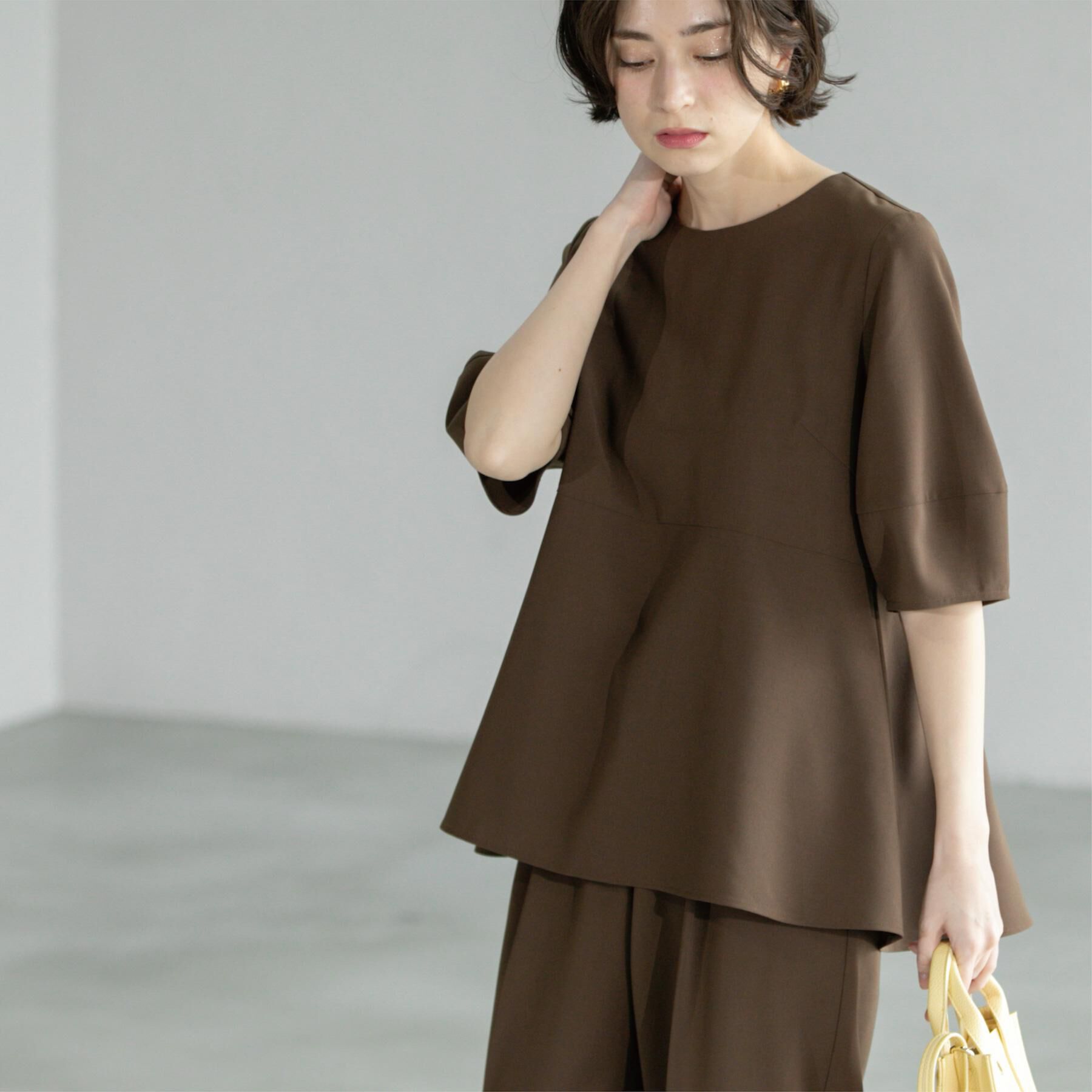 OPAQUE.CLIP「《6色展開》ストレッチペプラムブラウス/セットアップ対応【洗濯機洗い可/防シワ】」|シャツ・ブラウス|ブラウン(043)