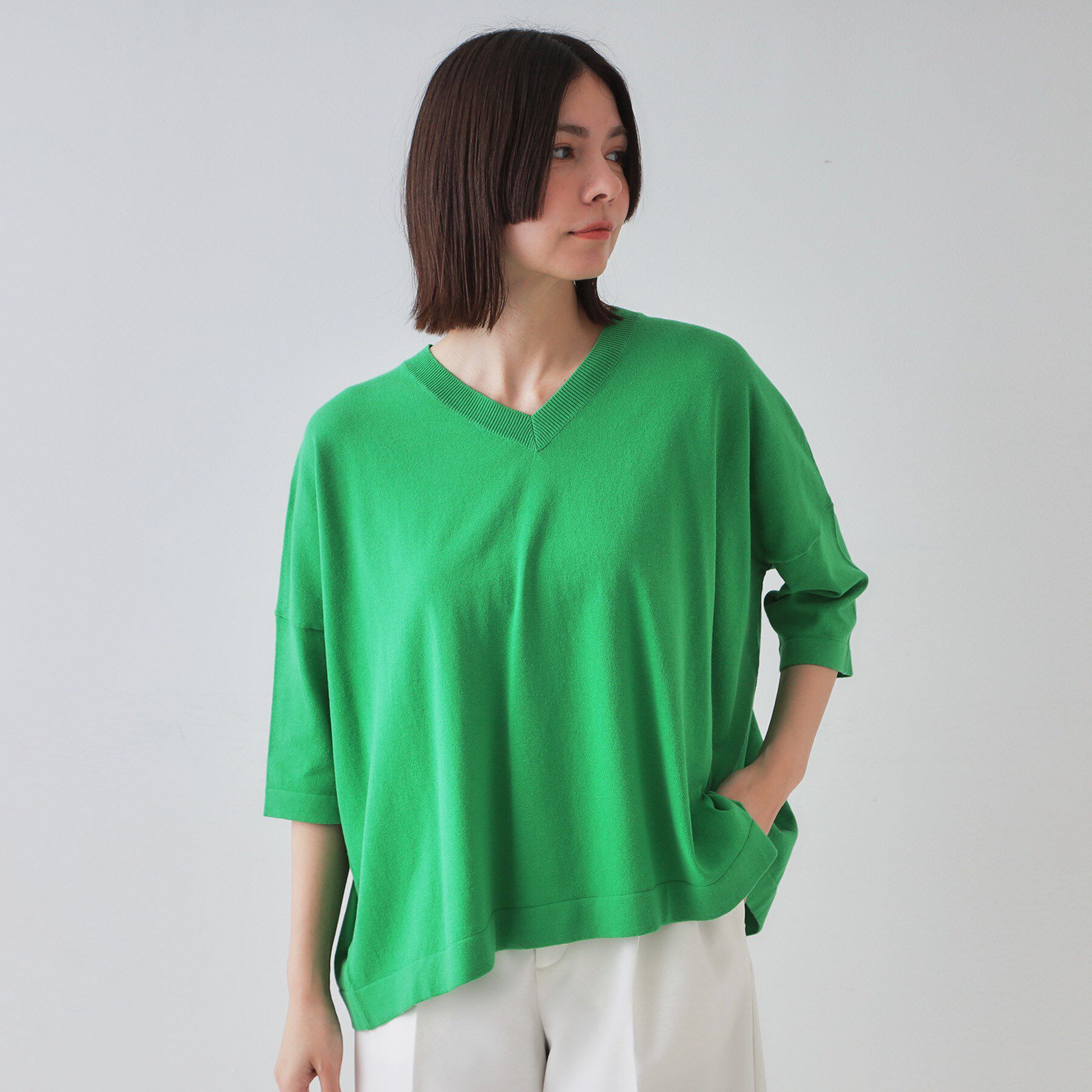 OPAQUE.CLIP「リラクシーワイドVネックニット【洗濯機洗い可】」|ニット・セーター|グリーン(022)