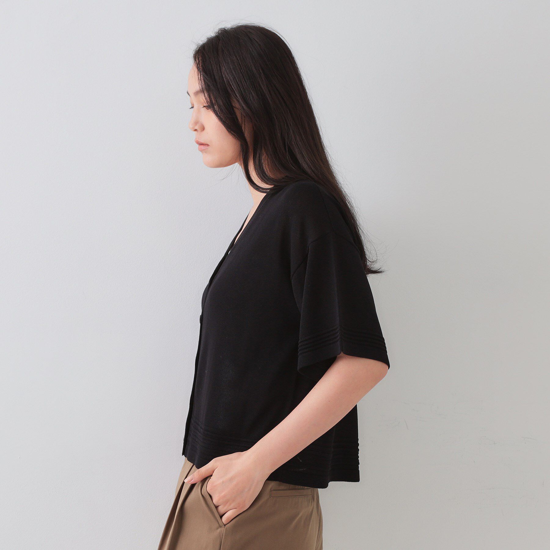 OPAQUE.CLIP「Vネックショートニットカーディガン【洗濯機洗い可/抗ピル】」|カーディガン|