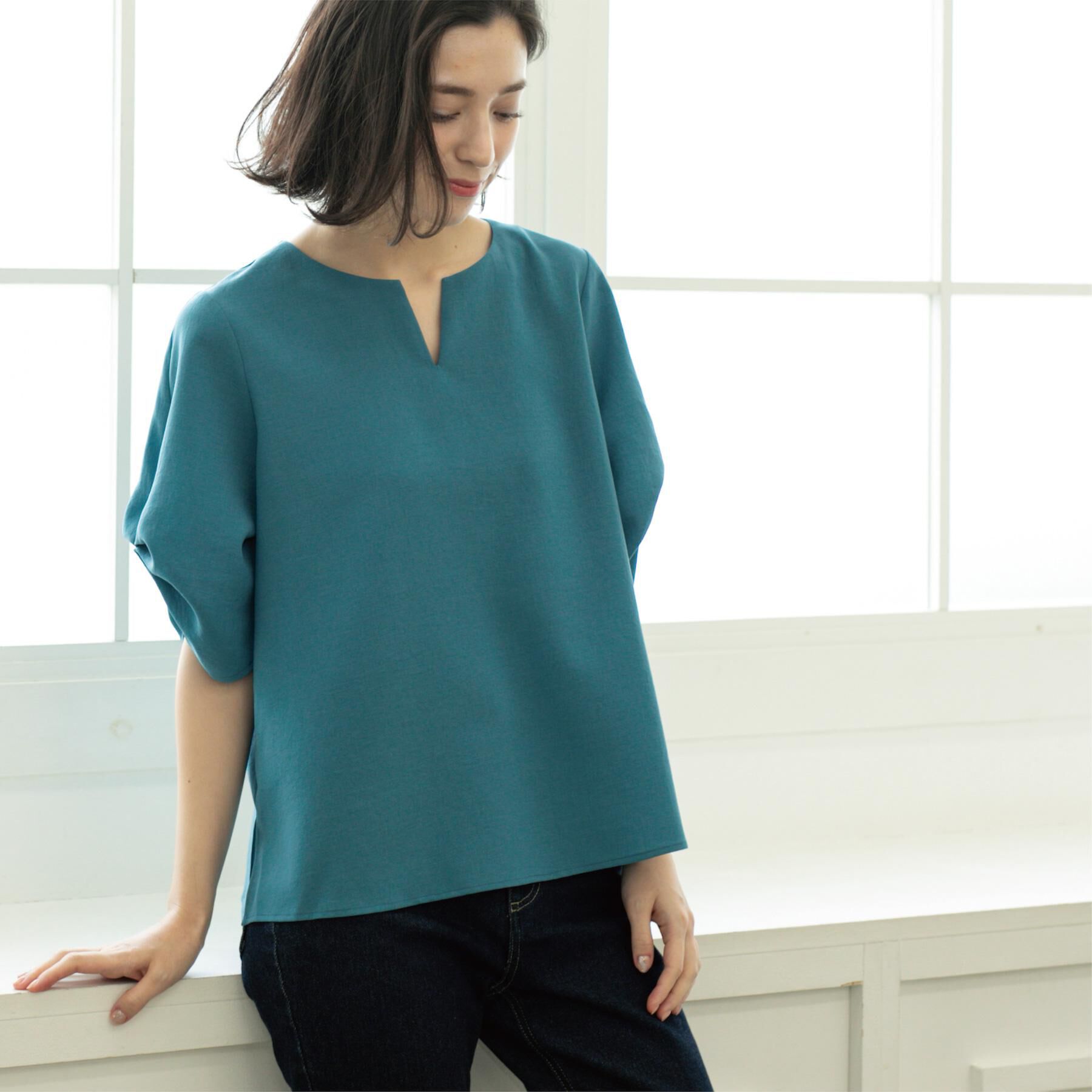 OPAQUE.CLIP「リネンライクキーネックタックスリーブブラウス【洗濯機洗い可/吸水速乾/接触冷感】」|シャツ・ブラウス|