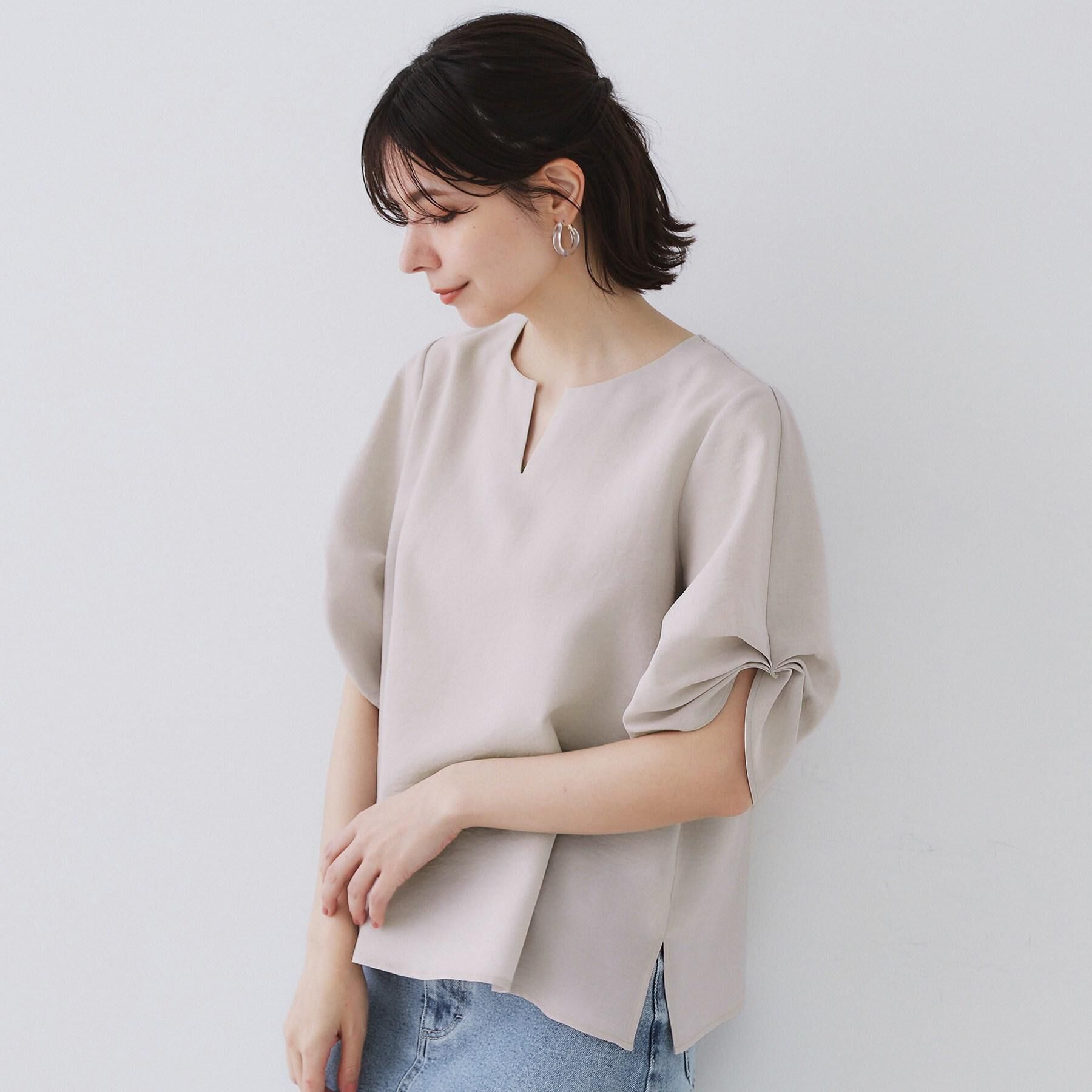 OPAQUE.CLIP「リネンライクキーネックタックスリーブブラウス【洗濯機洗い可/吸水速乾/接触冷感】」|シャツ・ブラウス|