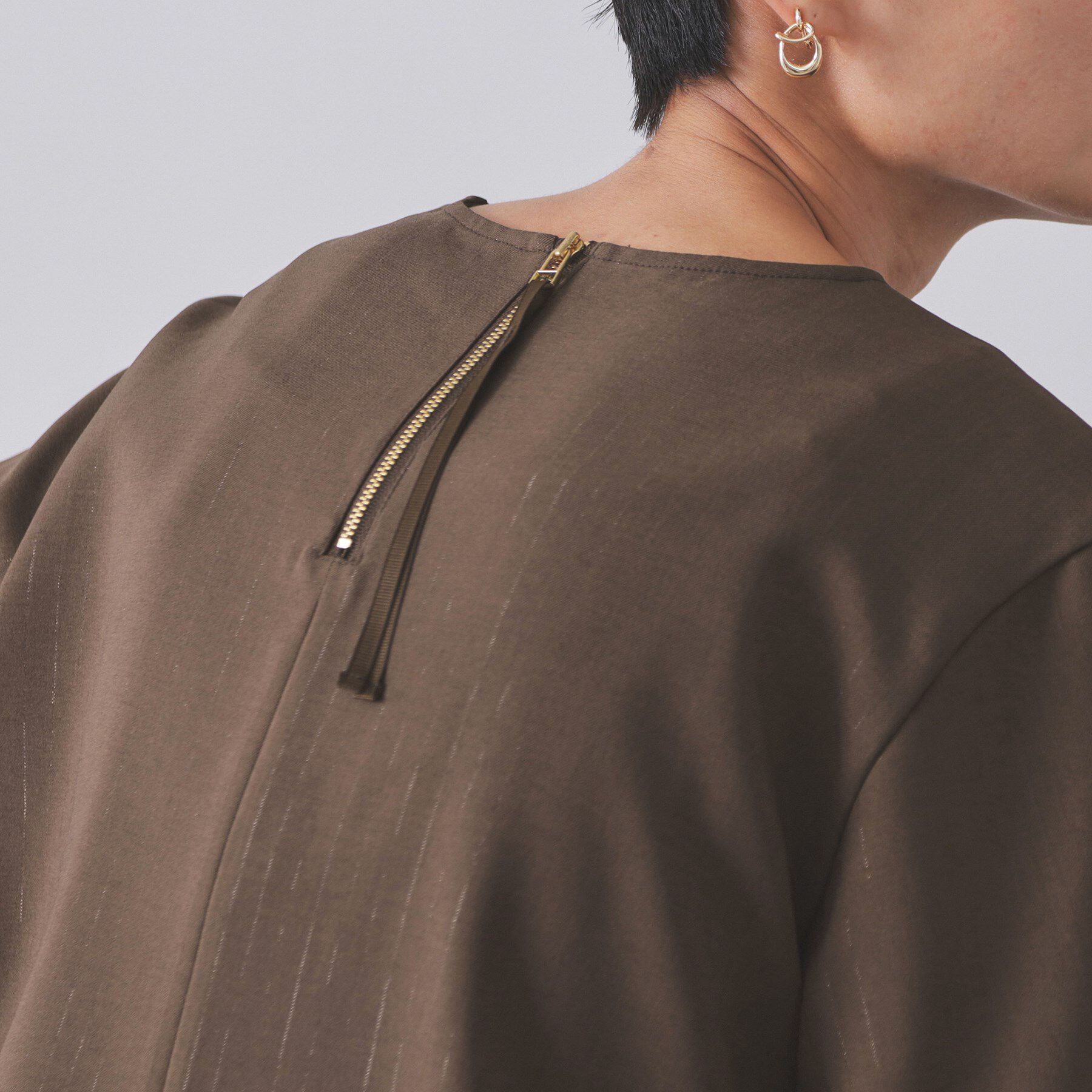 OPAQUE.CLIP「ラメストライプタックスリーブブラウス/セットアップ可【洗濯機洗い可/防シワ/吸水速乾】」|シャツ・ブラウス|