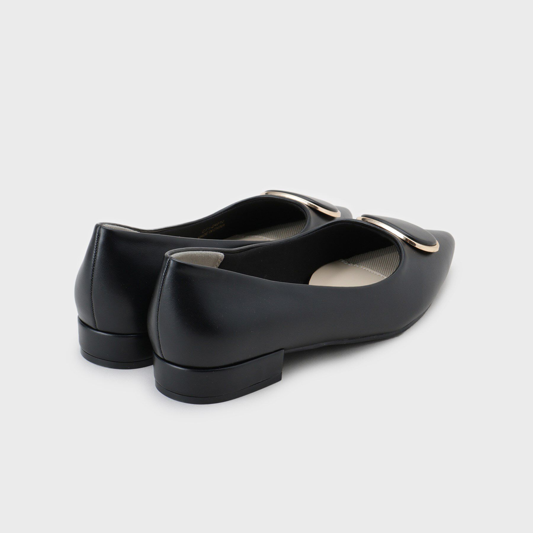 OPAQUE.CLIP「【抗菌防臭加工／通勤対応可能】デザインバックルポインテッドパンプス」|パンプス|