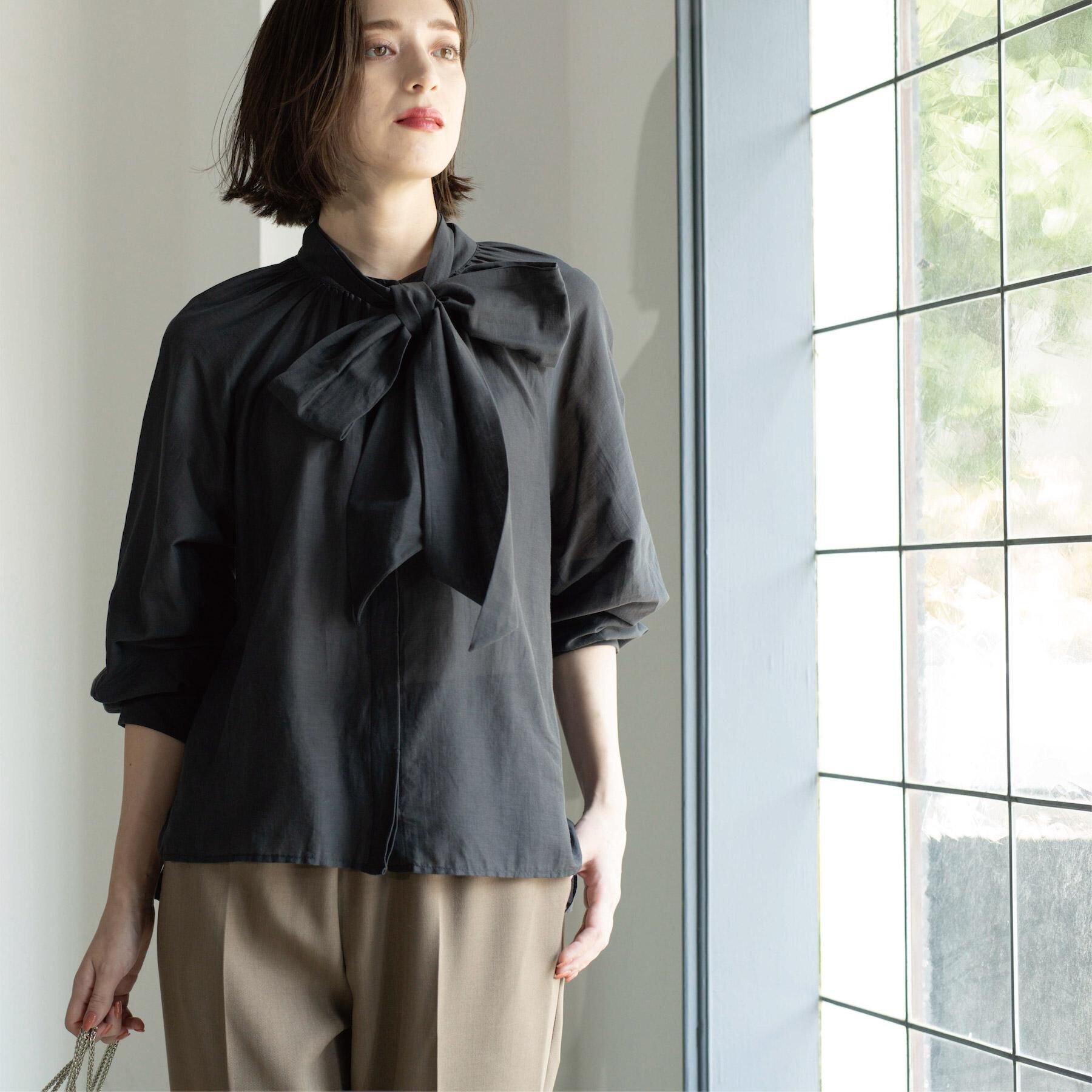 OPAQUE.CLIP「《BAILA掲載》2WAYシアーボウタイブラウス【洗濯機洗い可】」|シャツ・ブラウス|チャコールグレー(0