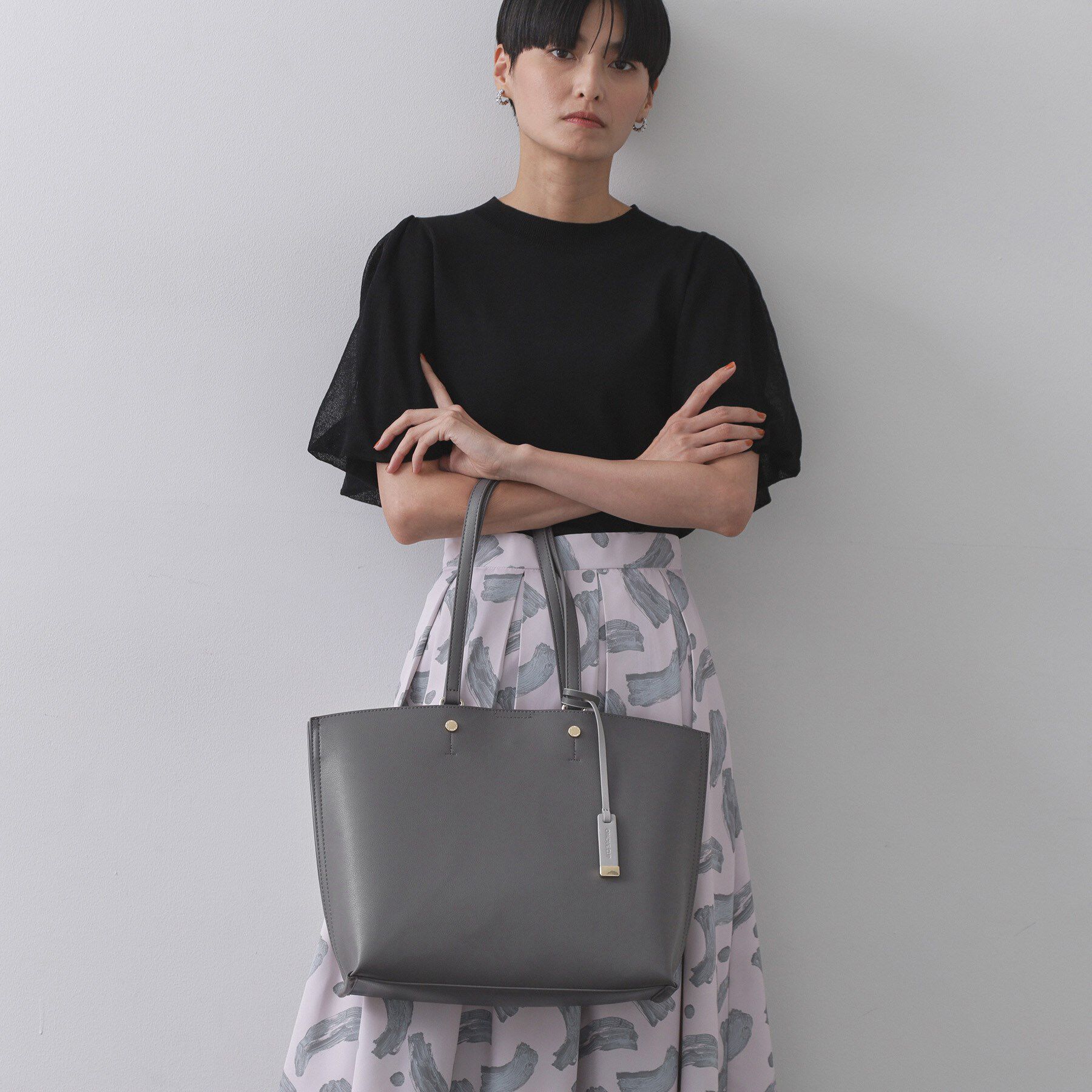 OPAQUE.CLIP「【名品/A4サイズ対応】バイカラースムーストートバッグ」|トートバッグ|チャコールグレー(5