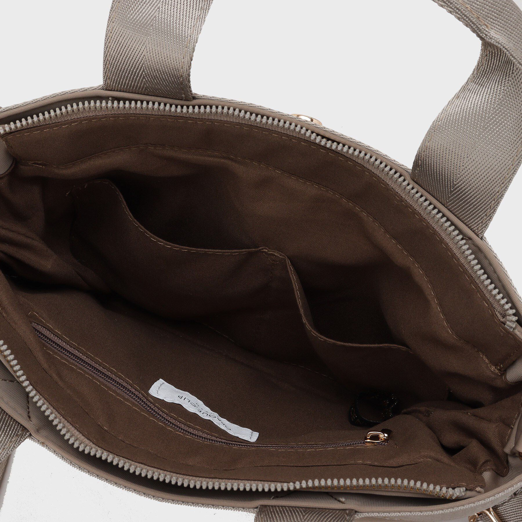 OPAQUE.CLIP「【2WAY／軽量】トライアングルキルティングミドルトートバッグ」|トートバッグ|