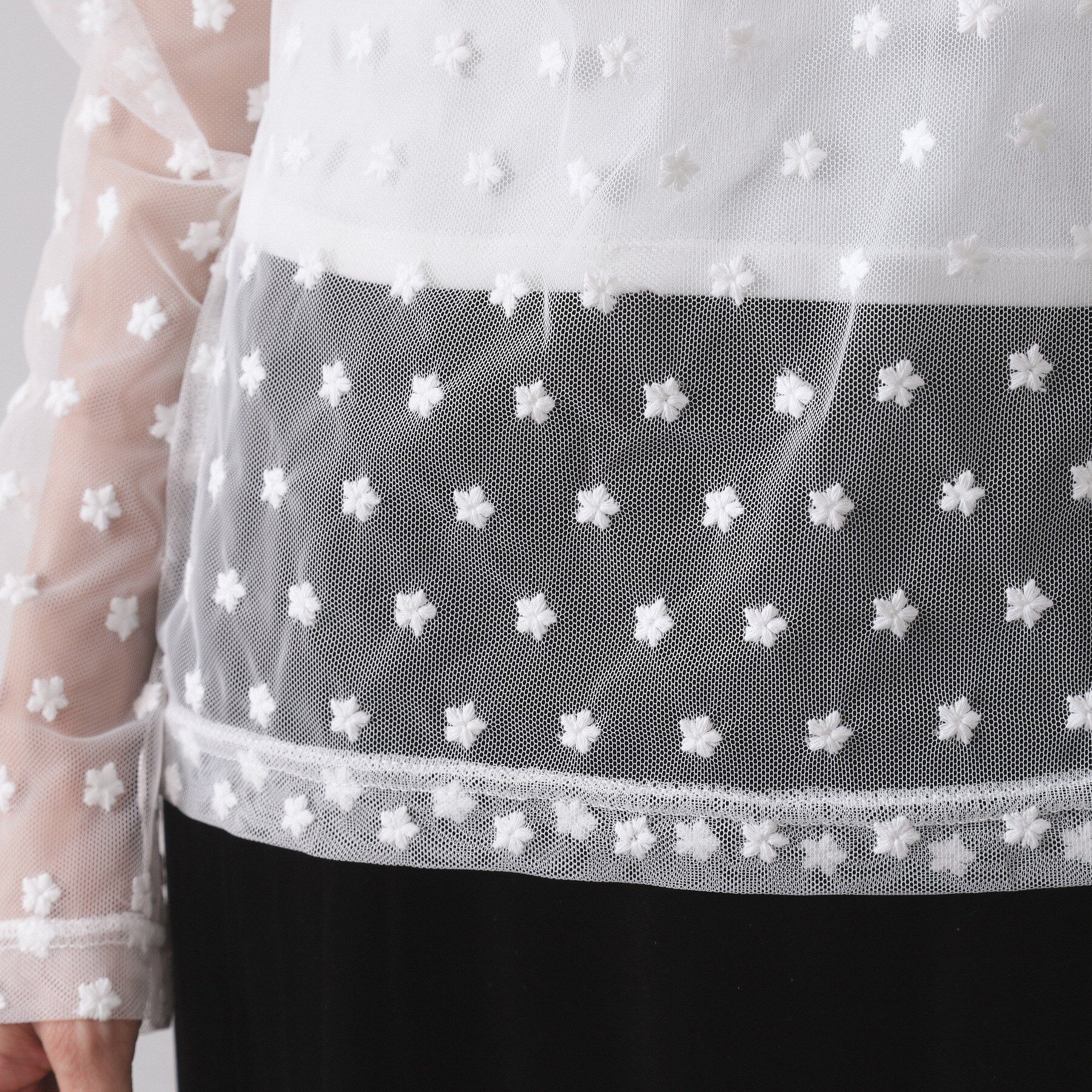 OPAQUE.CLIP「チュールフラワー刺繍シアートップス【洗濯機OK】」|Tシャツ・カットソー|