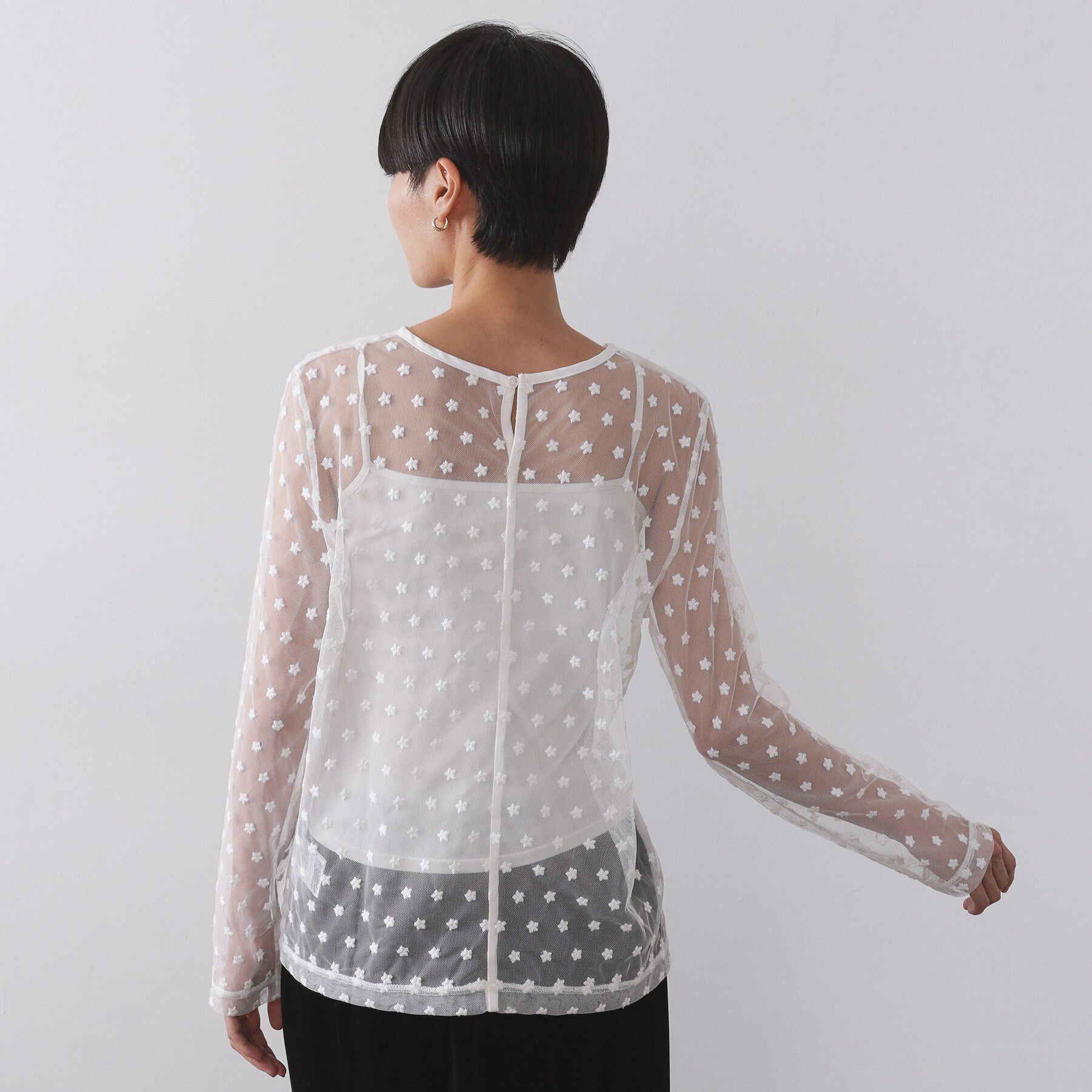OPAQUE.CLIP「チュールフラワー刺繍シアートップス【洗濯機OK】」|Tシャツ・カットソー|