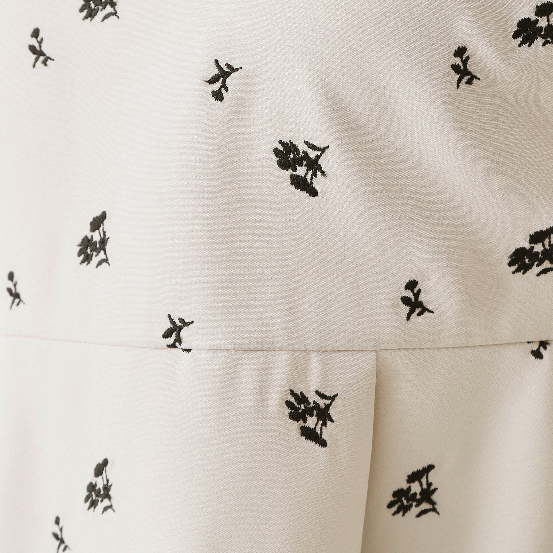 OPAQUE.CLIP「フラワー刺繍ペプラムブラウス【洗濯機OK】」|シャツ・ブラウス|