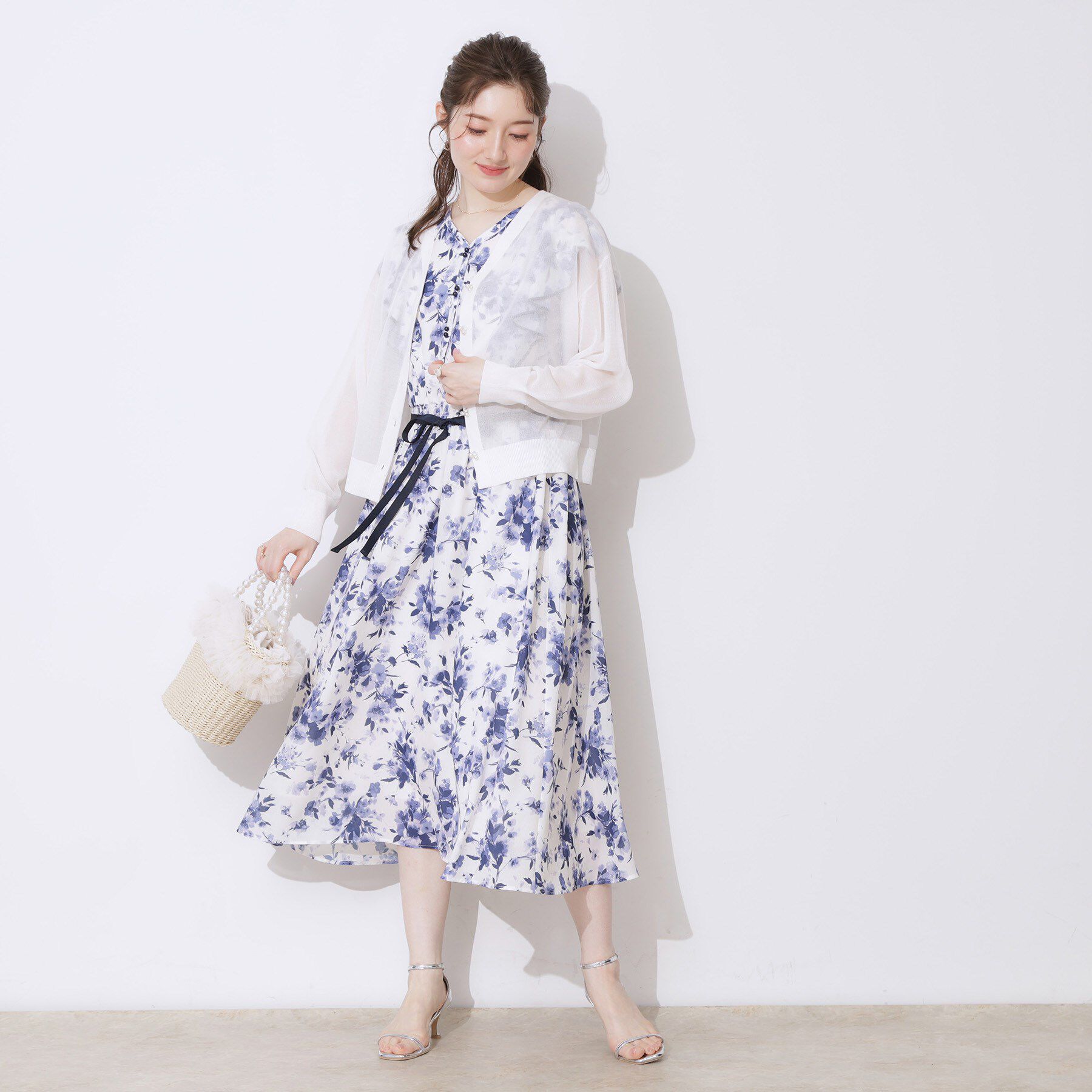 Couture broach「【上品な透け感・通勤】ダブルパール調釦シアーカーディガン」|カーディガン|