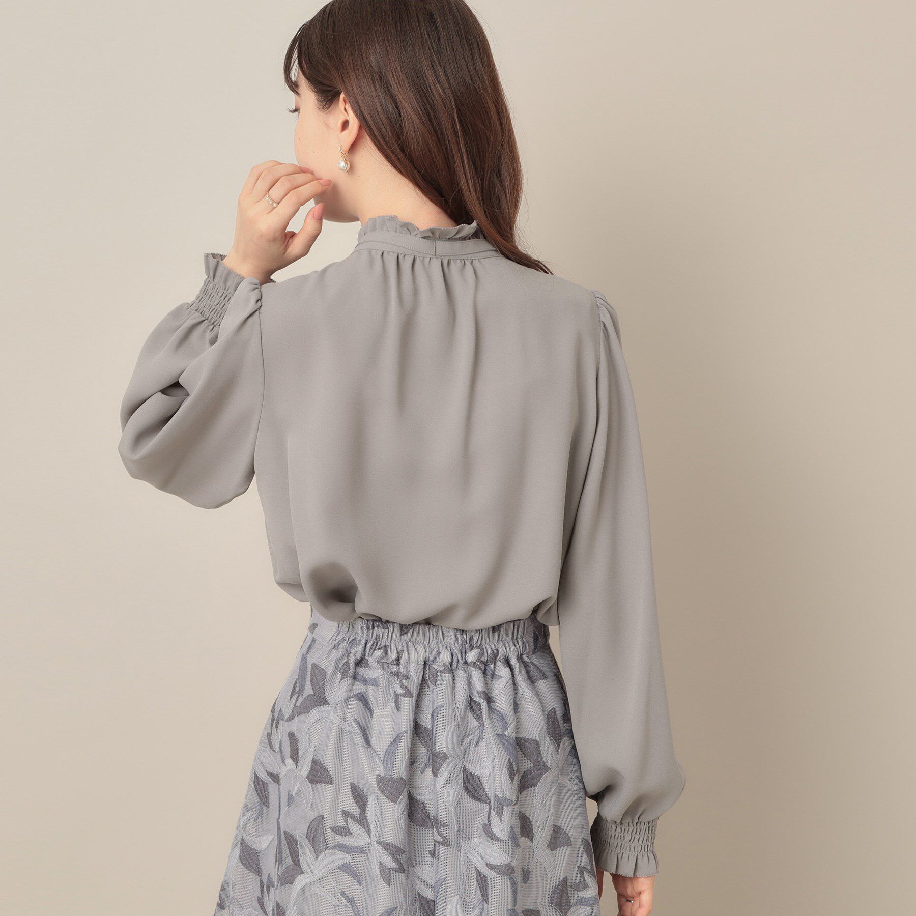 Couture broach「【フェミニン・通勤】タイ付きピコフリルブラウス」|シャツ・ブラウス|