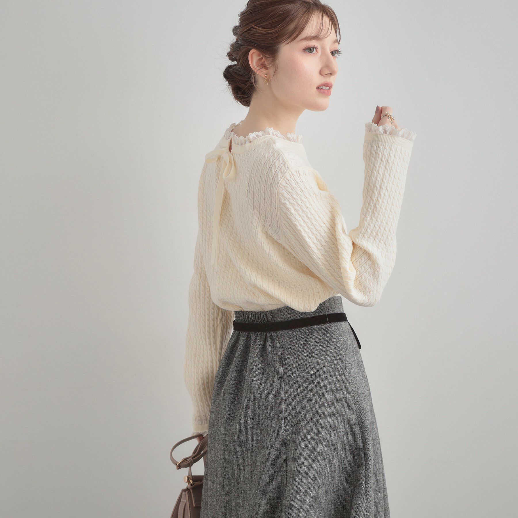 Couture broach「【大人上品・着映え】ケーブルレース バックリボンニット」|ニット・セーター|