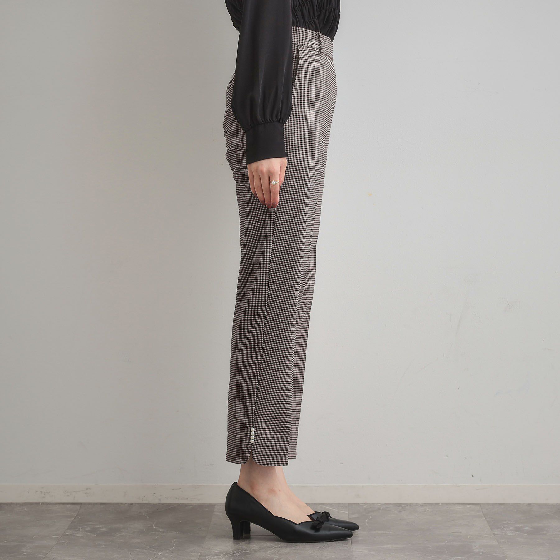 Couture broach「【通勤・美脚見え・あったか】裏起毛パール調スカラ裾デザインパンツ」|その他|