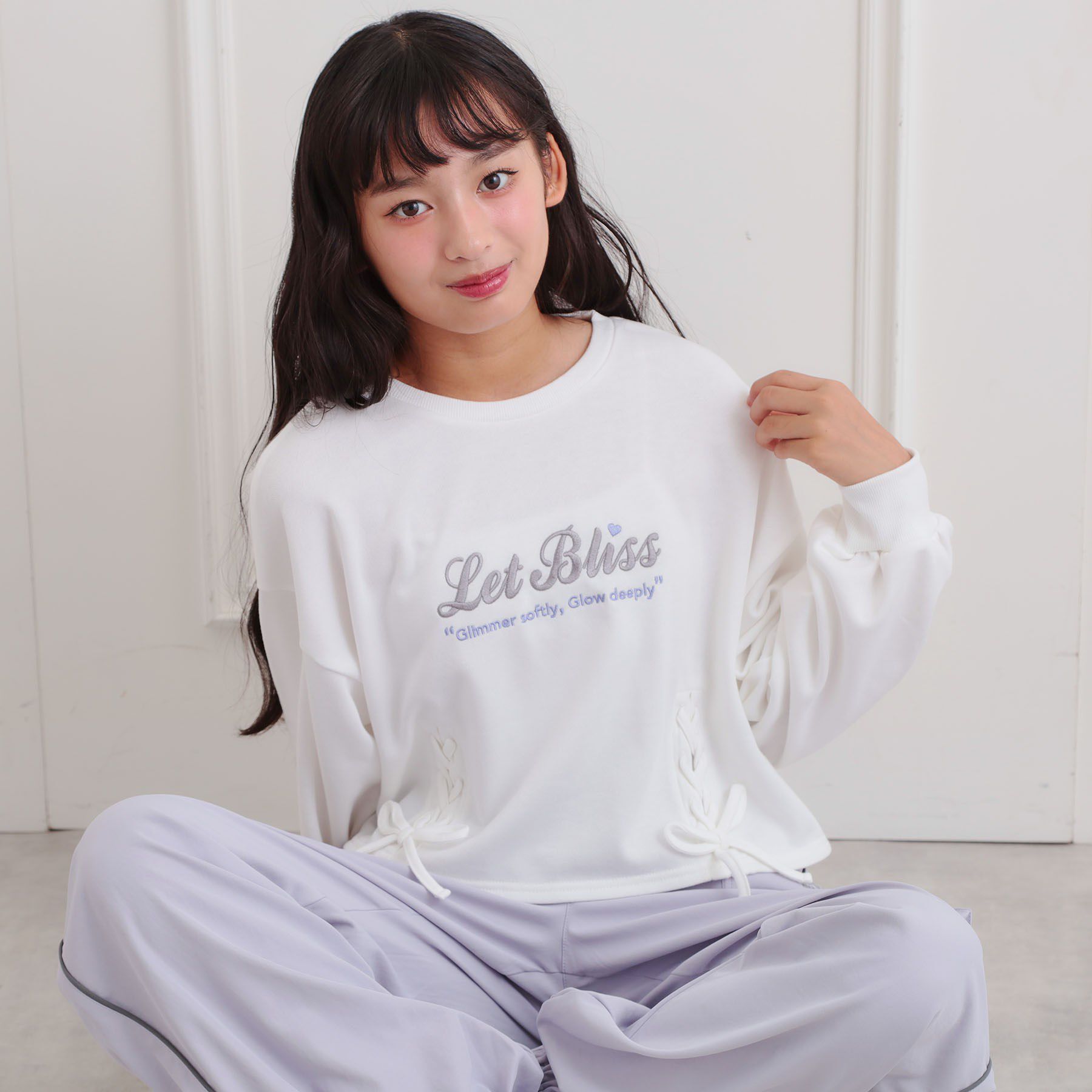 PINK-latte「レースアップ刺繍裏毛プルオーバー」|その他|オフホワイト(003