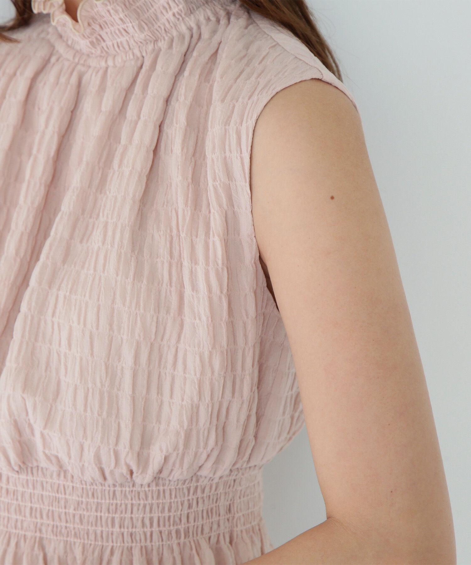  「シャーリングフリルネックブラウス」|シャツ・ブラウス|