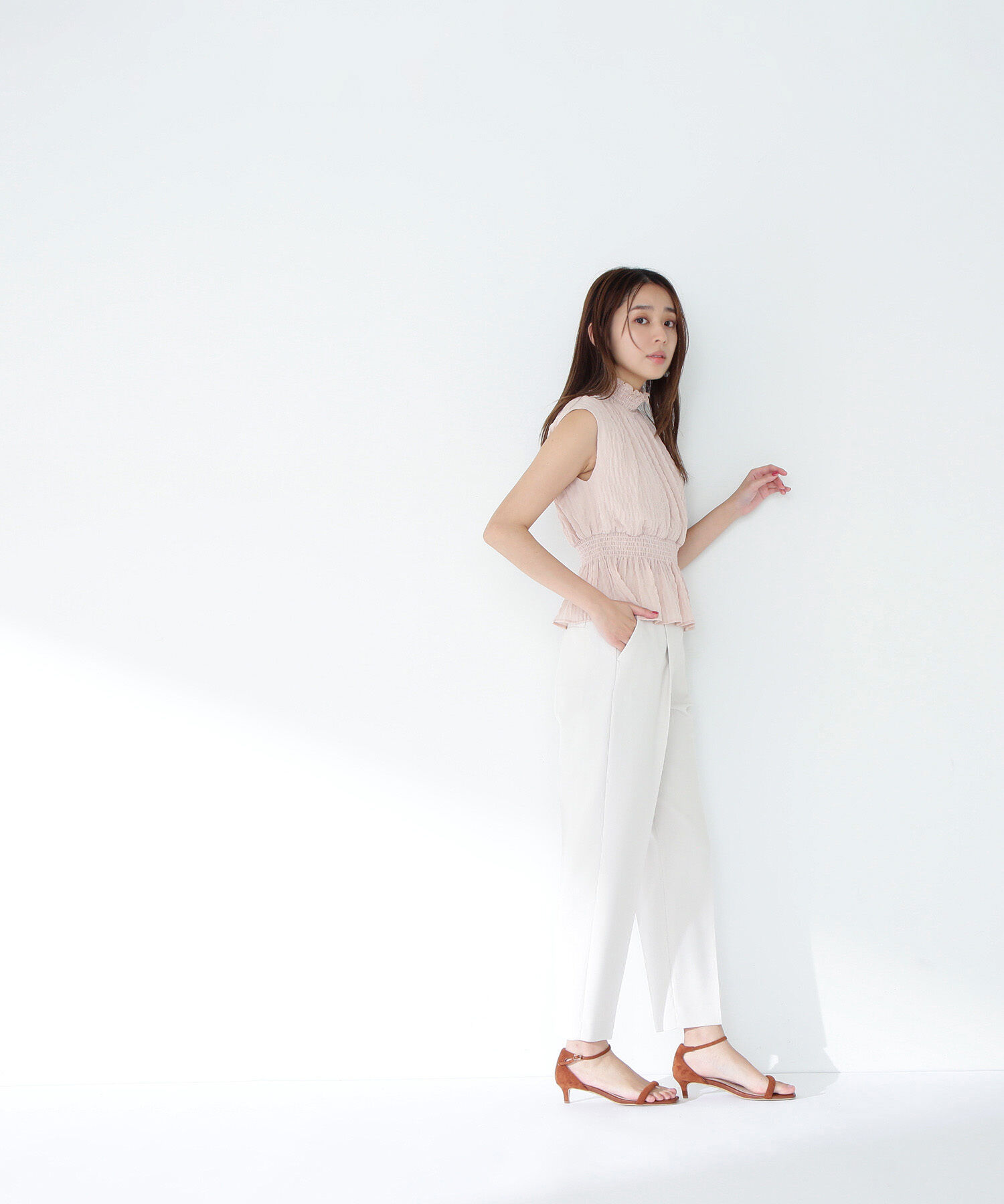  「シャーリングフリルネックブラウス」|シャツ・ブラウス|