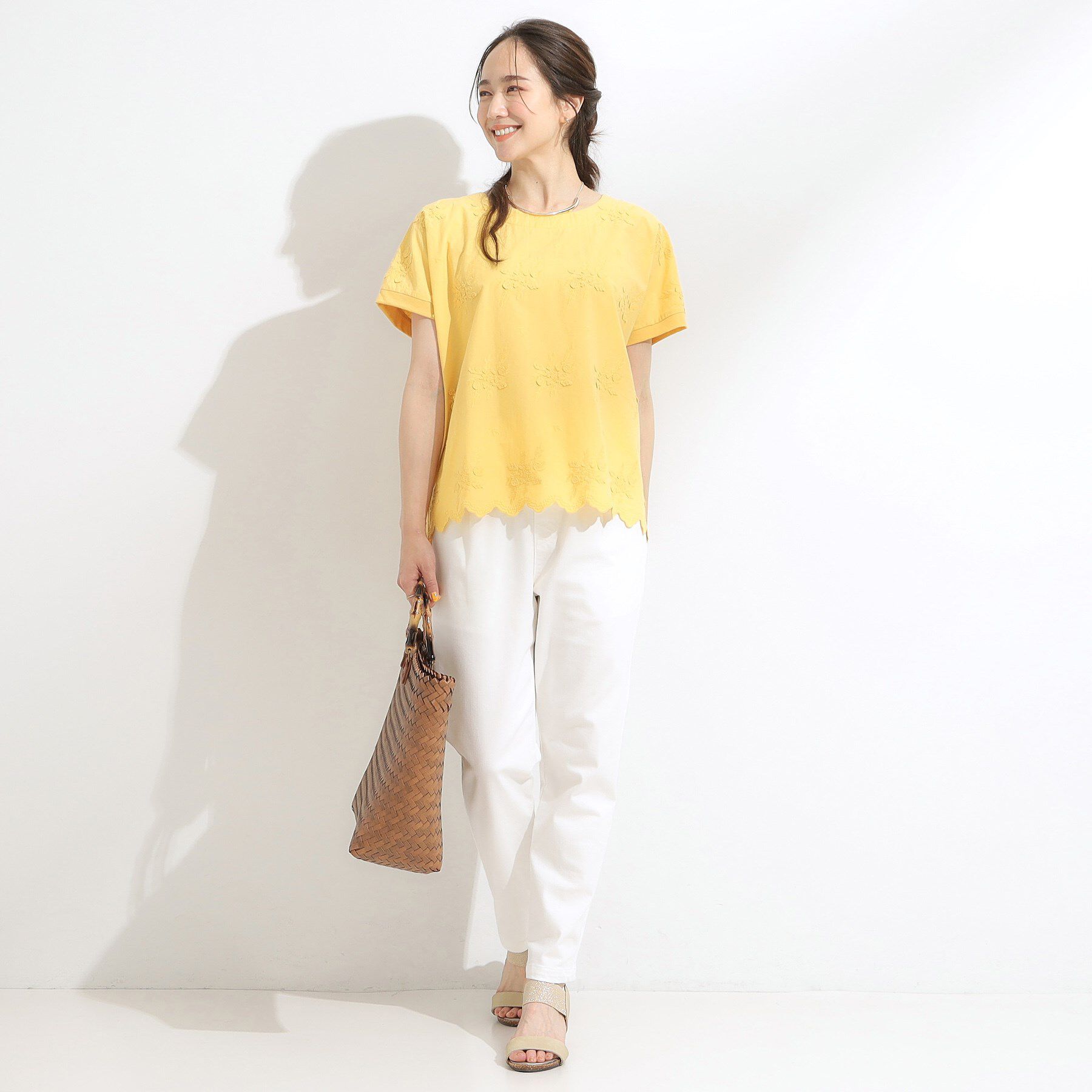 SHOO･LA･RUE「【洗える/S-LL】インせず着られる さらっと大人上品 刺繍トップス」|Tシャツ・カットソー|