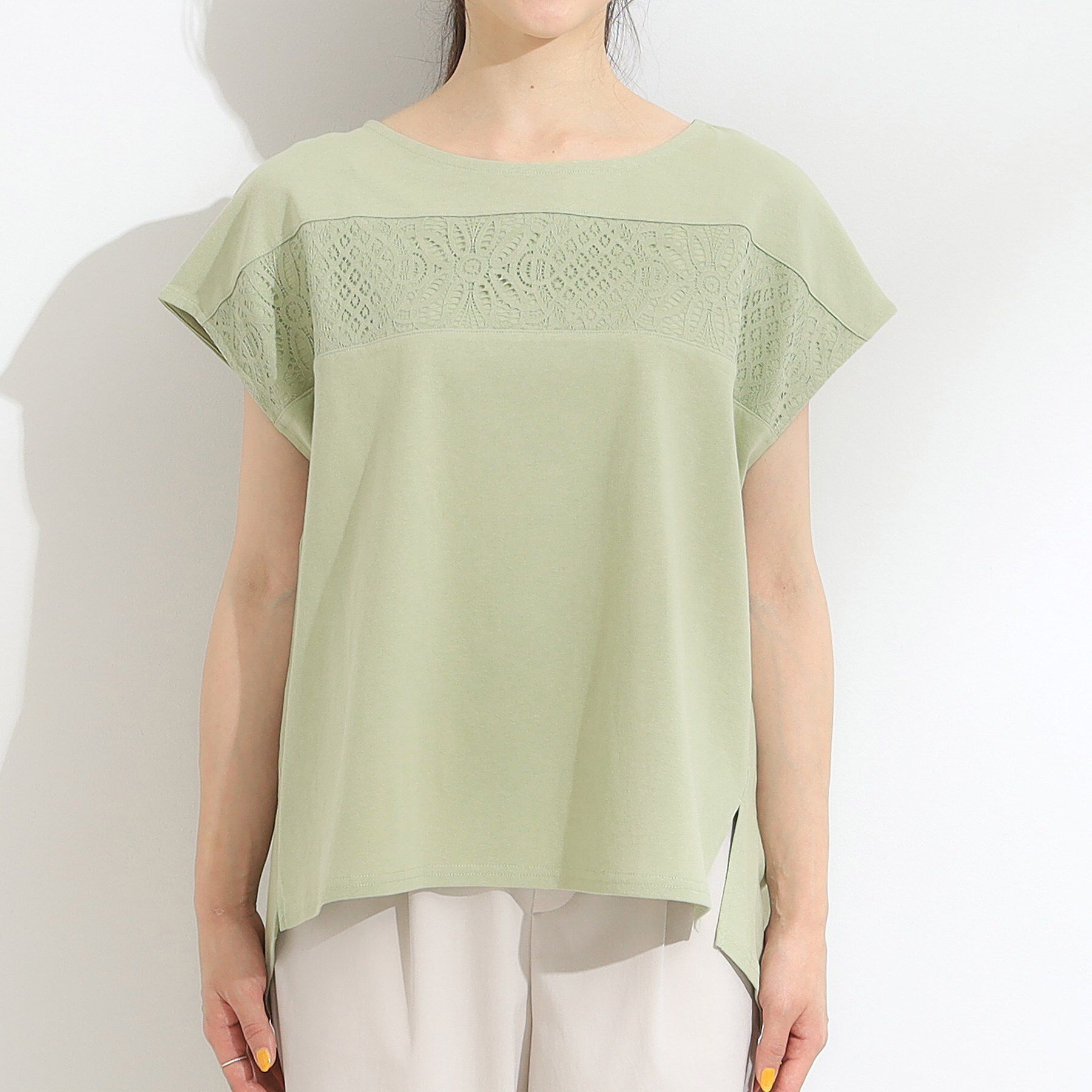 SHOO･LA･RUE「【洗える/S-LL/体型カバー】レース使いが華やか フレンチスリーブコットンTシャツ」|Tシャツ・カットソー|