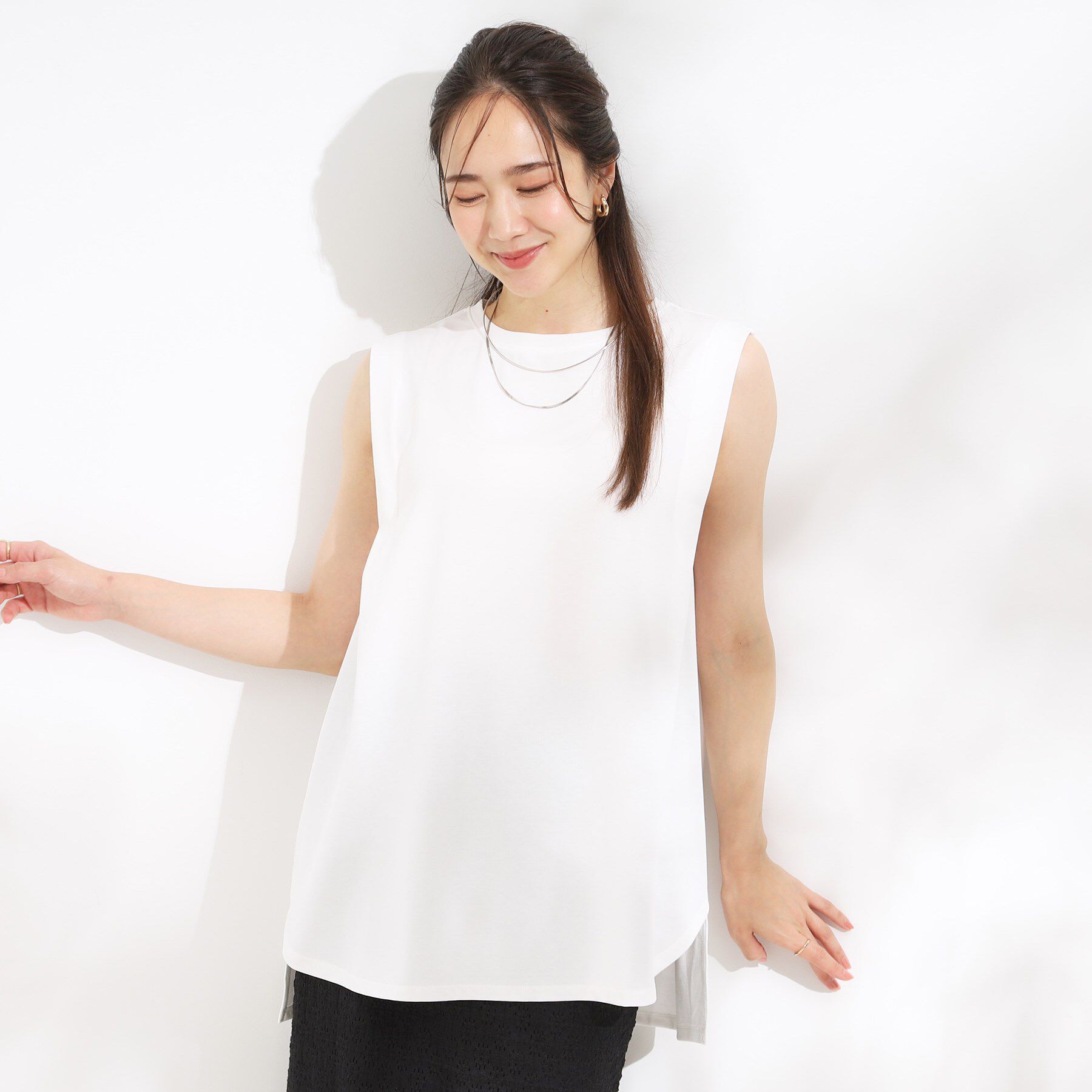 SHOO･LA･RUE「【汗ジミ軽減/ひんやり/UV】大人のヘルシーな着こなしに タックノースリーブチュニック」|チュニック|