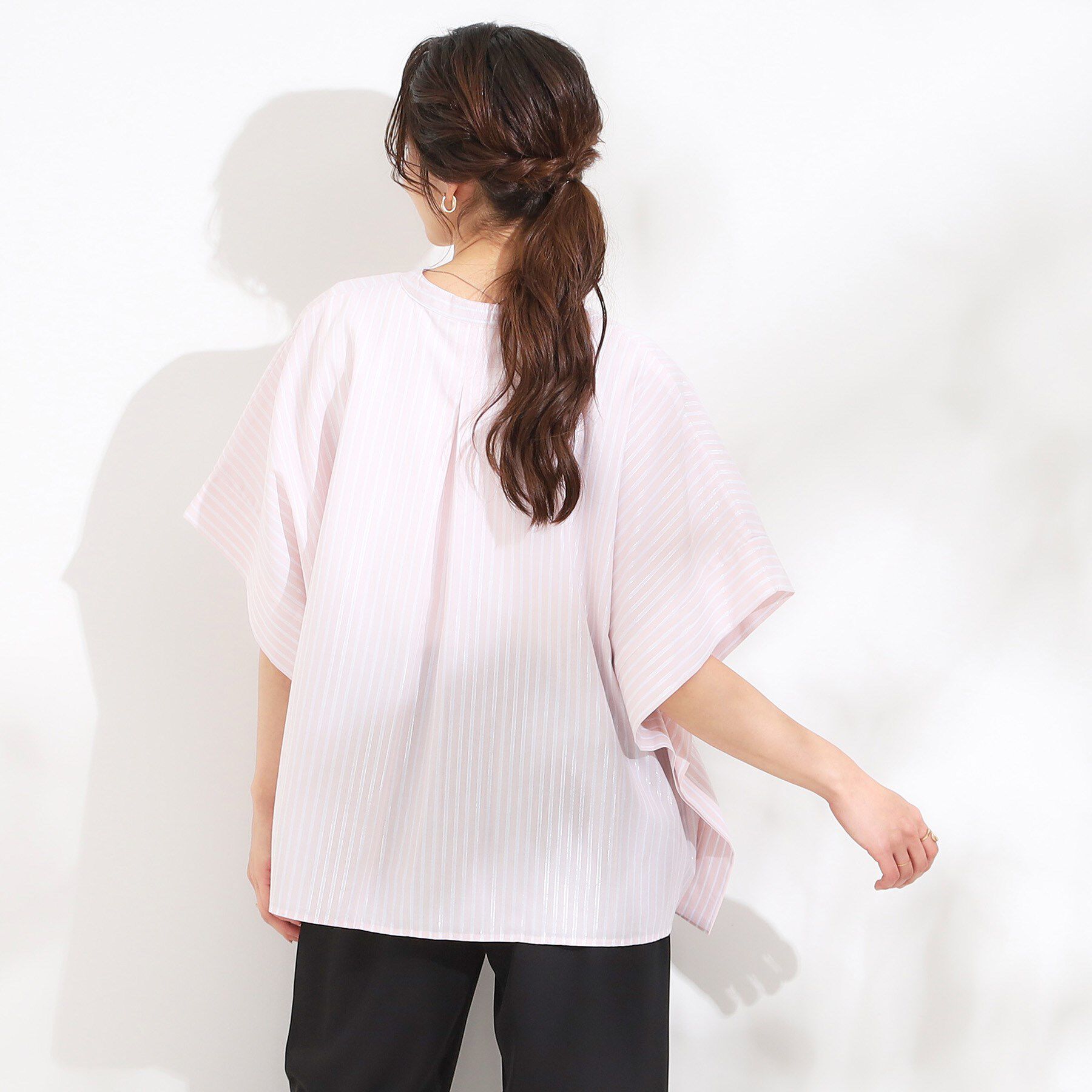 SHOO･LA･RUE「きれいめカジュアルに ラメストライプ ポンチョ風シャツ」|シャツ・ブラウス|