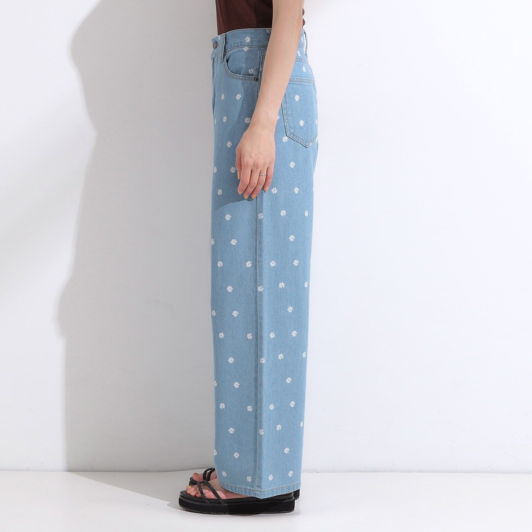 SHOO･LA･RUE「【S-LL】周りと差がつく デイジー柄デニムワイドパンツ」|デニム|