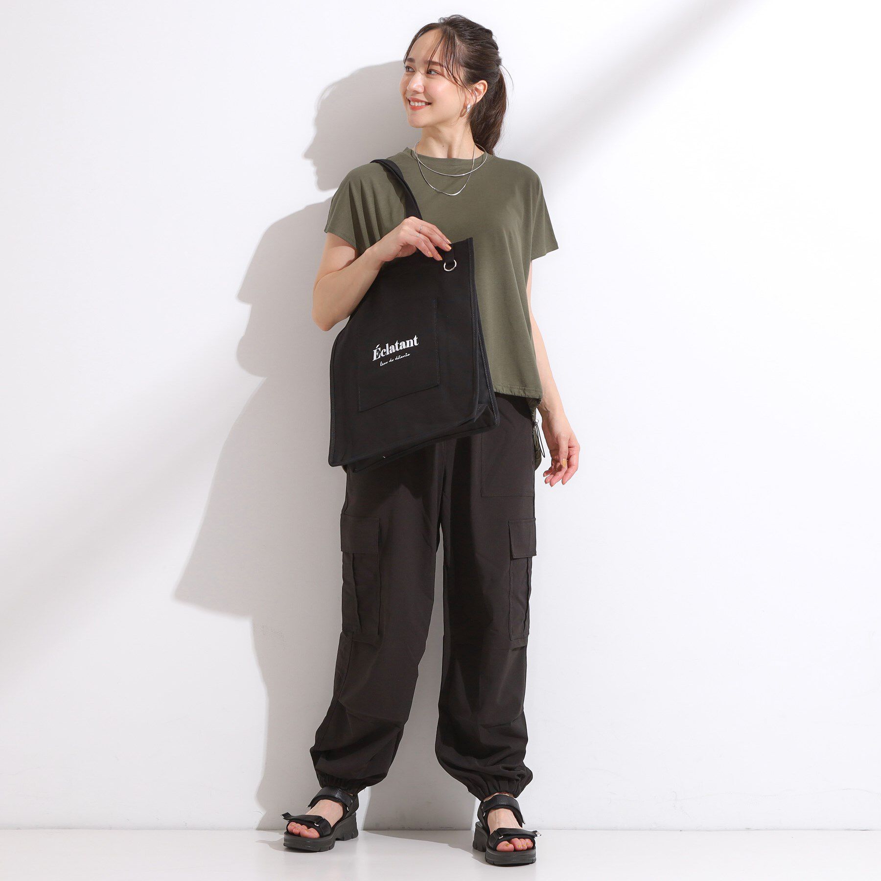 SHOO･LA･RUE「【ラッキーカラー/推し活にも】うちわも入るキャンバストートバッグ」|トートバッグ|