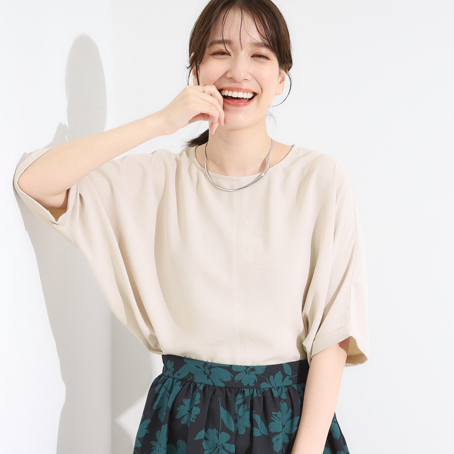 SHOO･LA･RUE「【洗濯後しわになりにくい】さらっとタッチの 5分袖ドルマンブラウス」|シャツ・ブラウス|グレージュ(050)