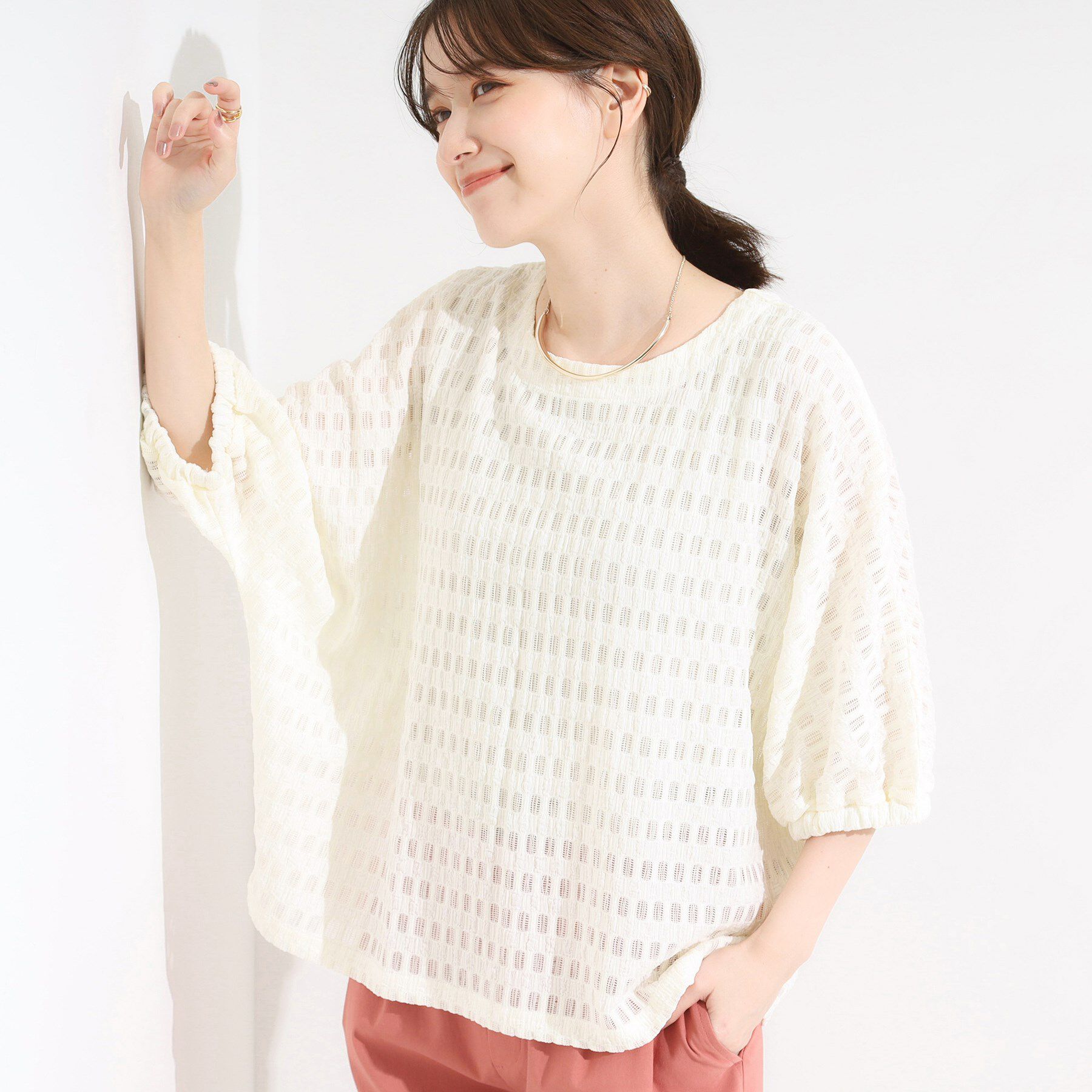 SHOO･LA･RUE「【S-LL】涼やかで好印象 シアーチェック ドルマントップス」|Tシャツ・カットソー|アイボリー(004)