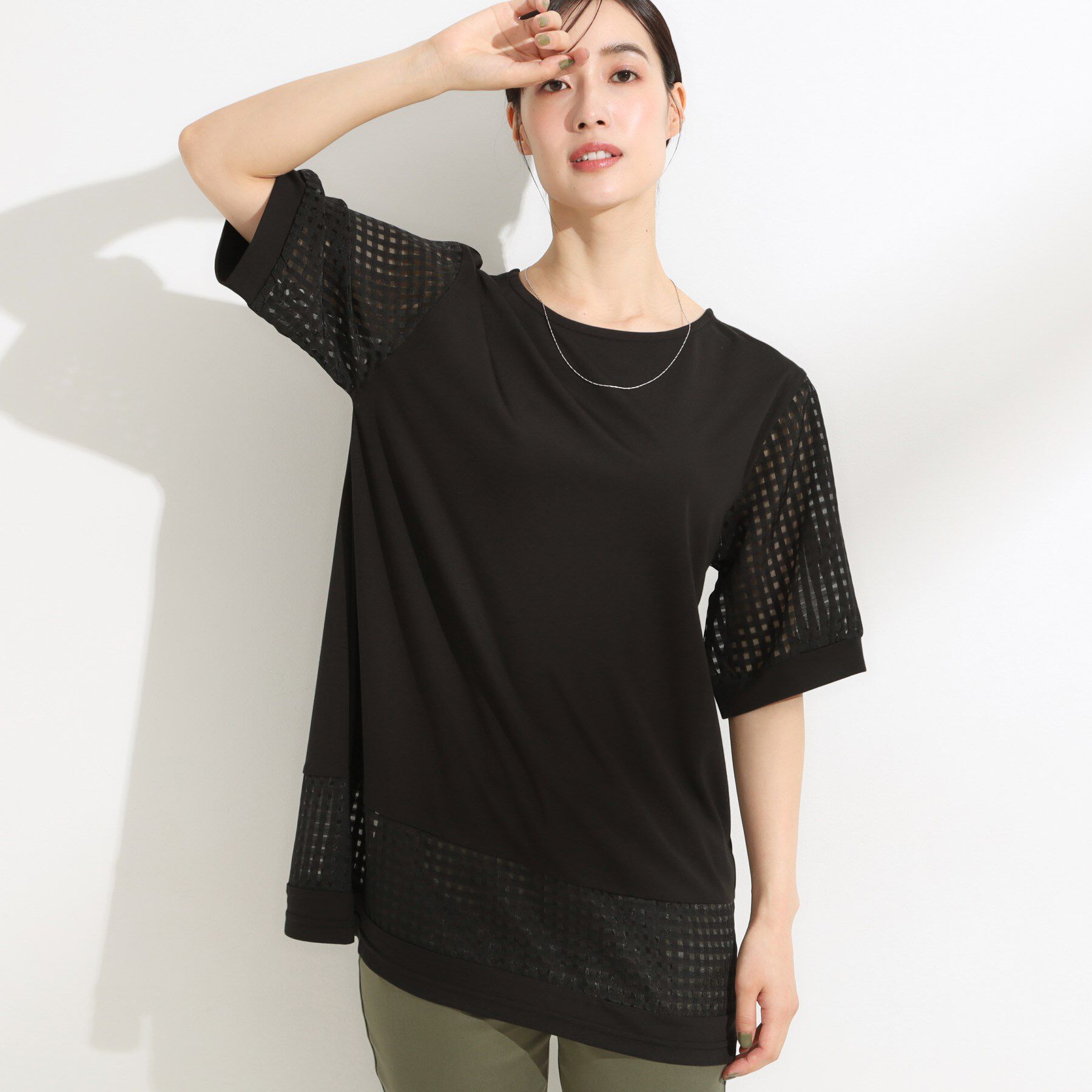 SHOO･LA･RUE「【ひんやり/S-LL/洗える】シアーチェックが涼やか 5分袖チュニック」|チュニック|ブラック(019)