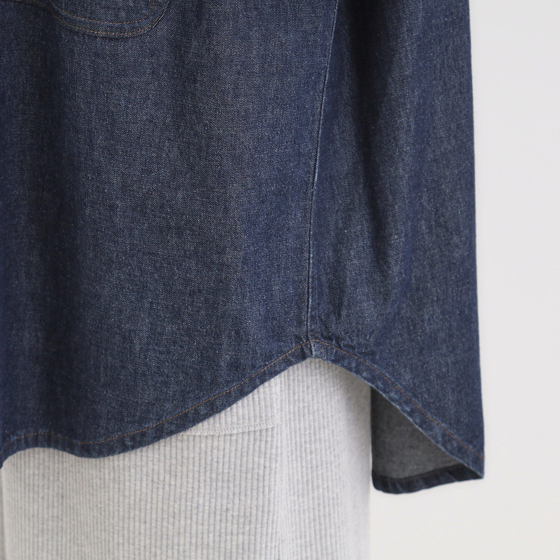 SHOO･LA･RUE「【S-LL】こなれ感をプラスする BIGポケットデニムシャツ」|シャツ・ブラウス|