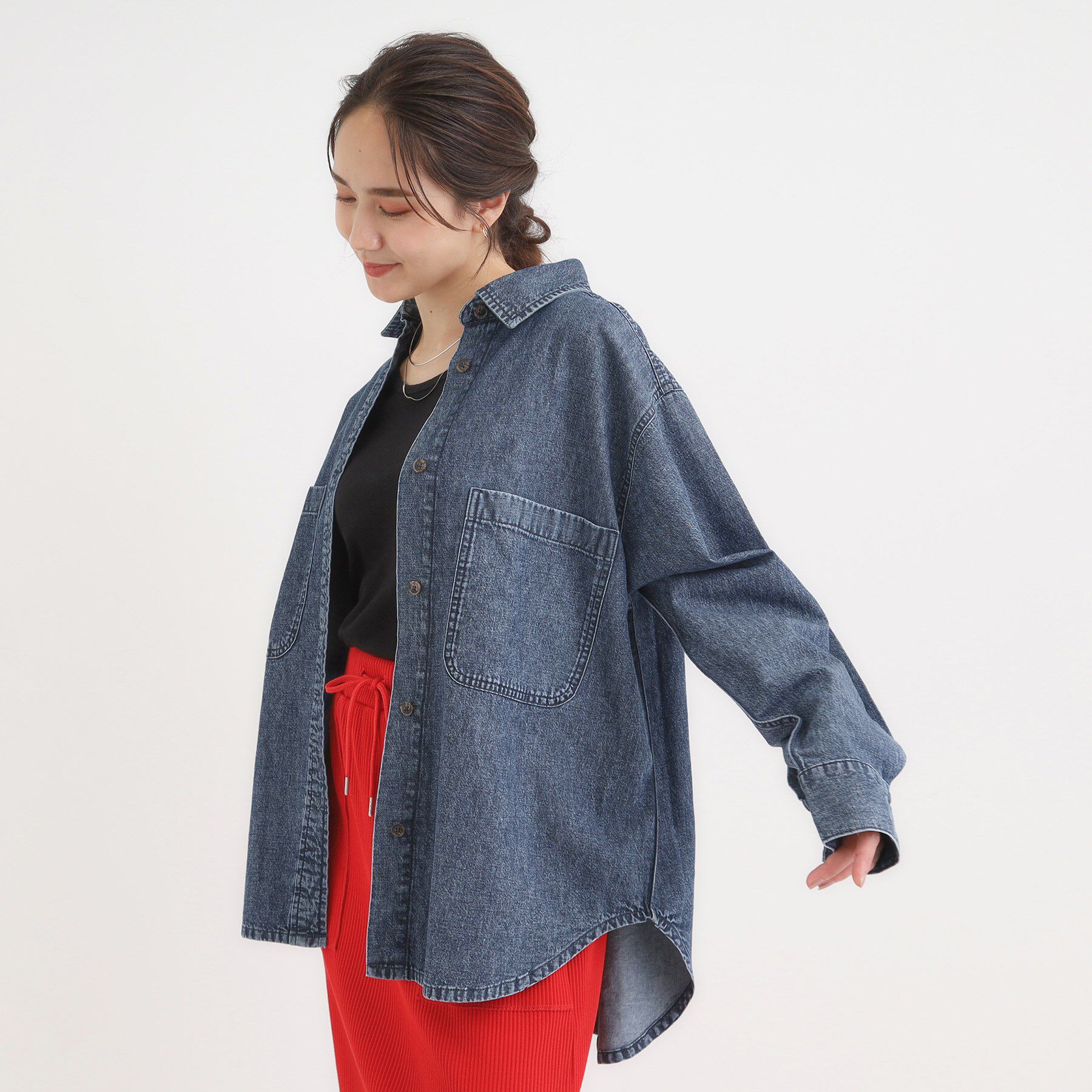 SHOO･LA･RUE「【S-LL】こなれ感をプラスする BIGポケットデニムシャツ」|シャツ・ブラウス|