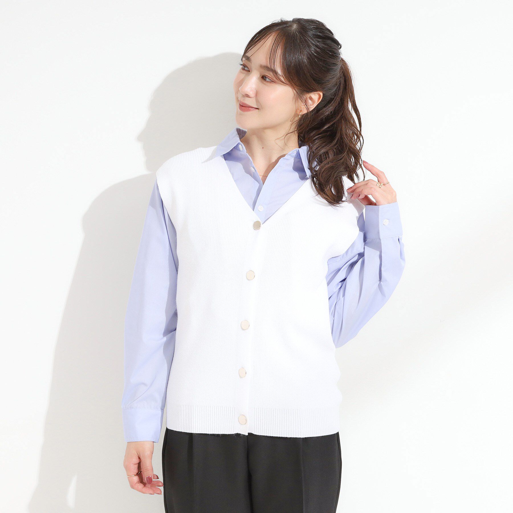 SHOO･LA･RUE「【S-LL】ゴールドボタンが上品 大人のニットベスト」|ベスト・ジレ|