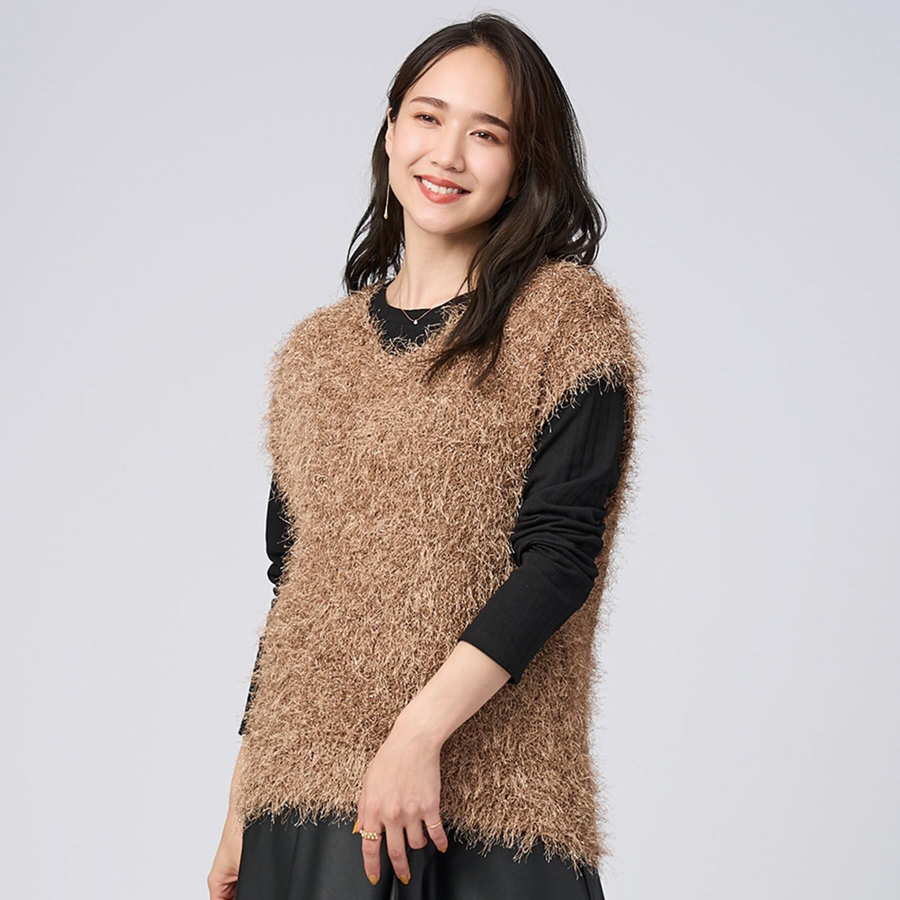 SHOO･LA･RUE「【2点セット/S-LL】大人のフェミニンカジュアルに ラメシャギーニットベスト+ロンT」|ニット・セーター|