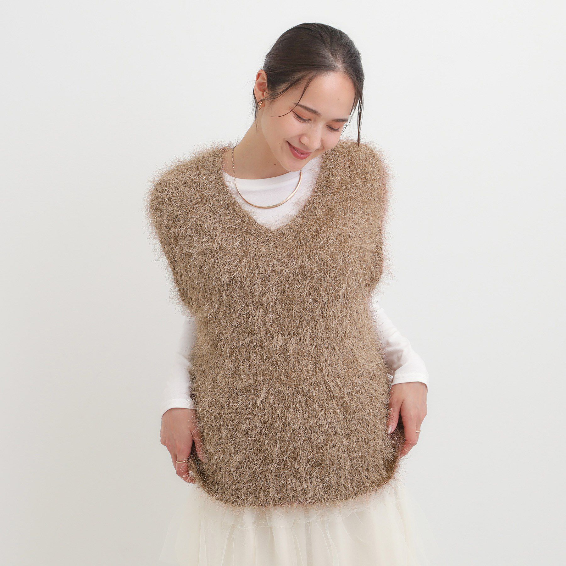 SHOO･LA･RUE「【2点セット/S-LL】大人のフェミニンカジュアルに ラメシャギーニットベスト+ロンT」|ニット・セーター|