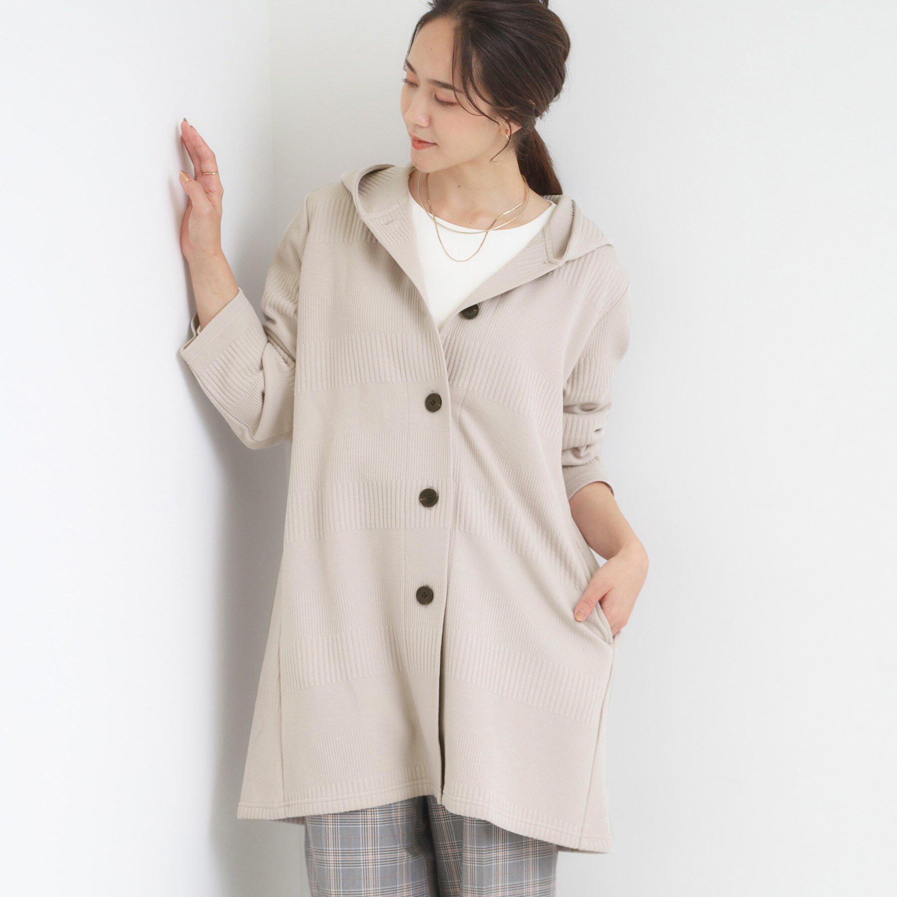 SHOO･LA･RUE「【高レビュー/春まで着られる】体型をカバーしながらスマートに魅せる ラインジャカードコーディガン」|カーディガン|ライトベージュ(05