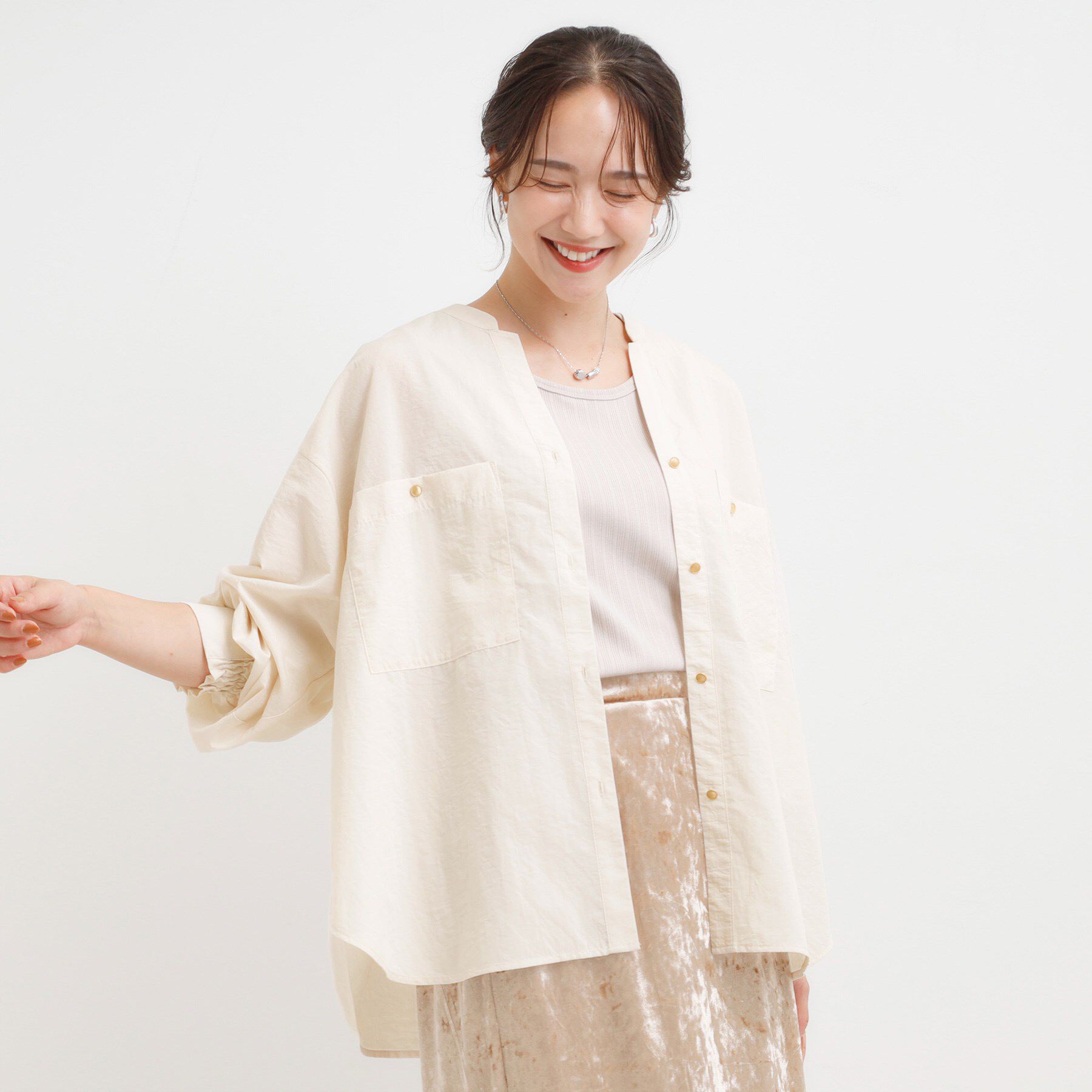 SHOO･LA･RUE「【洗える/S-LL】羽織りにもなる ビックポケットVネックシャツ」|シャツ・ブラウス|