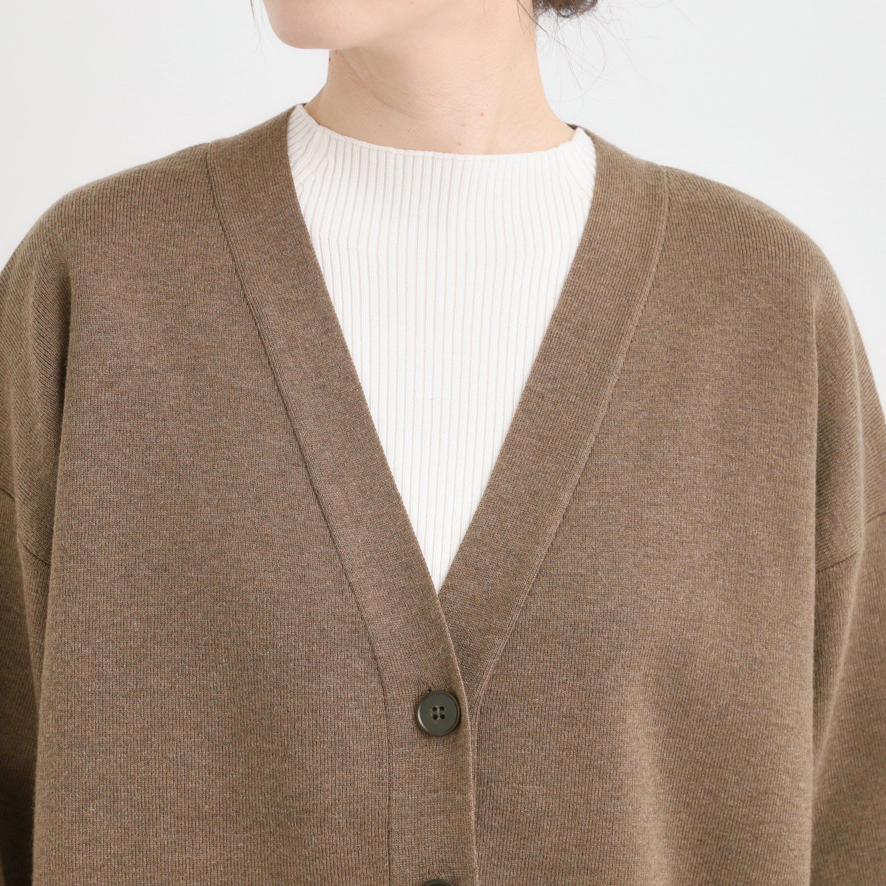 SHOO･LA･RUE「【洗える/毛玉レス】表面がきれいなVネックカーディガン」|カーディガン|