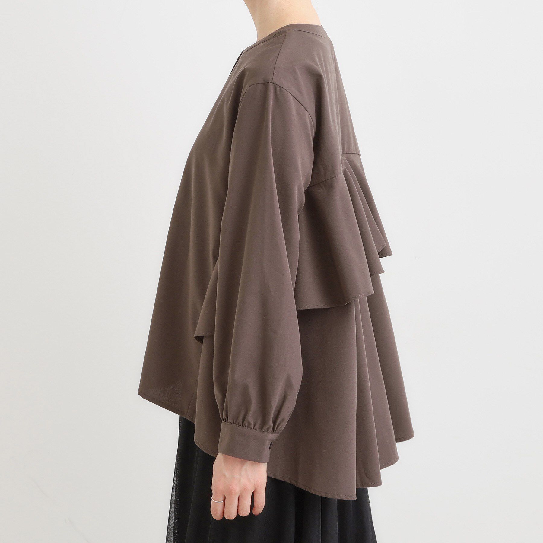 SHOO･LA･RUE「【洗濯機可/S-LL】春まで着られる バックフリルシャツ」|シャツ・ブラウス|