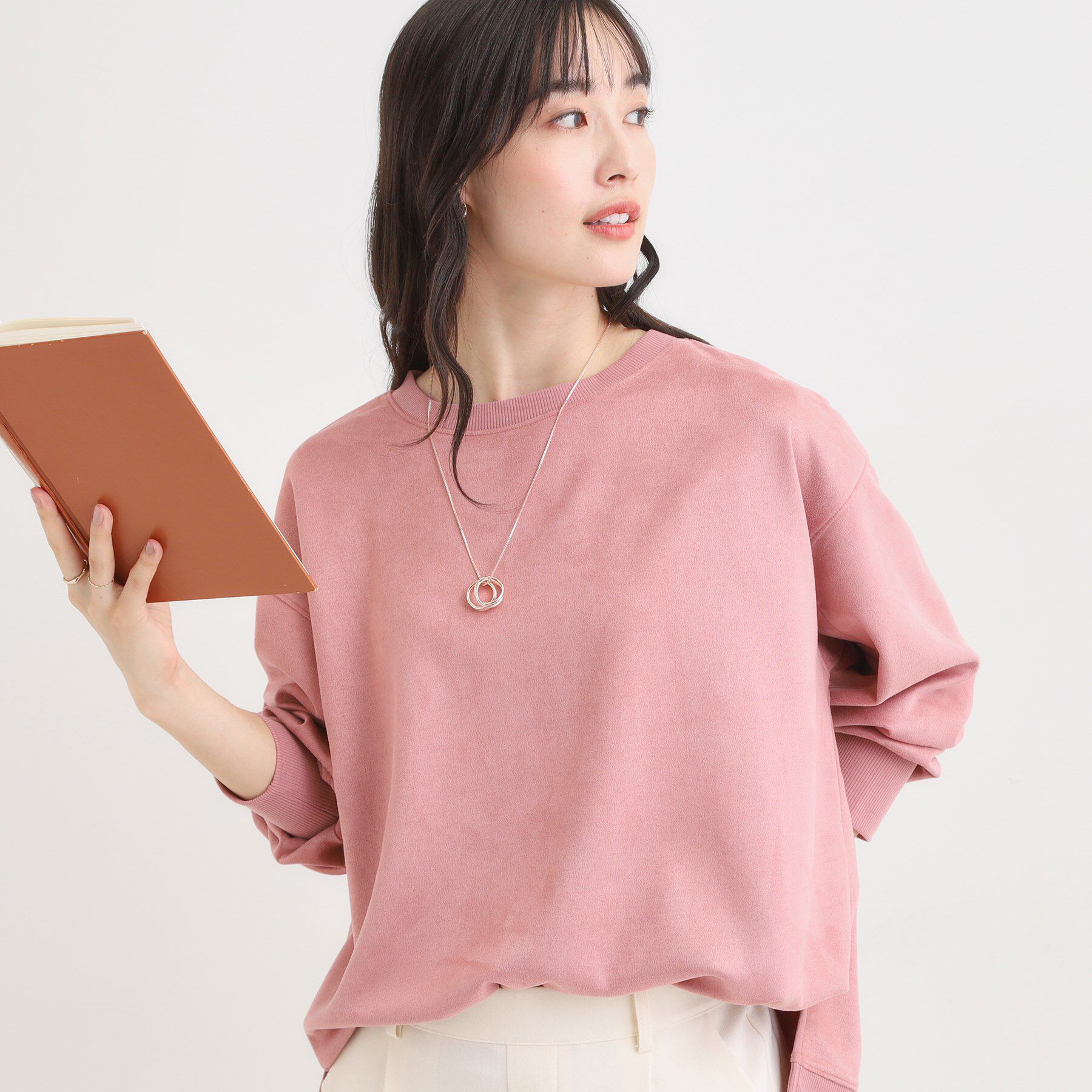 SHOO･LA･RUE「【S-LL】なめらかタッチが癖になる スエード調トップス」|Tシャツ・カットソー|ピンク(072)