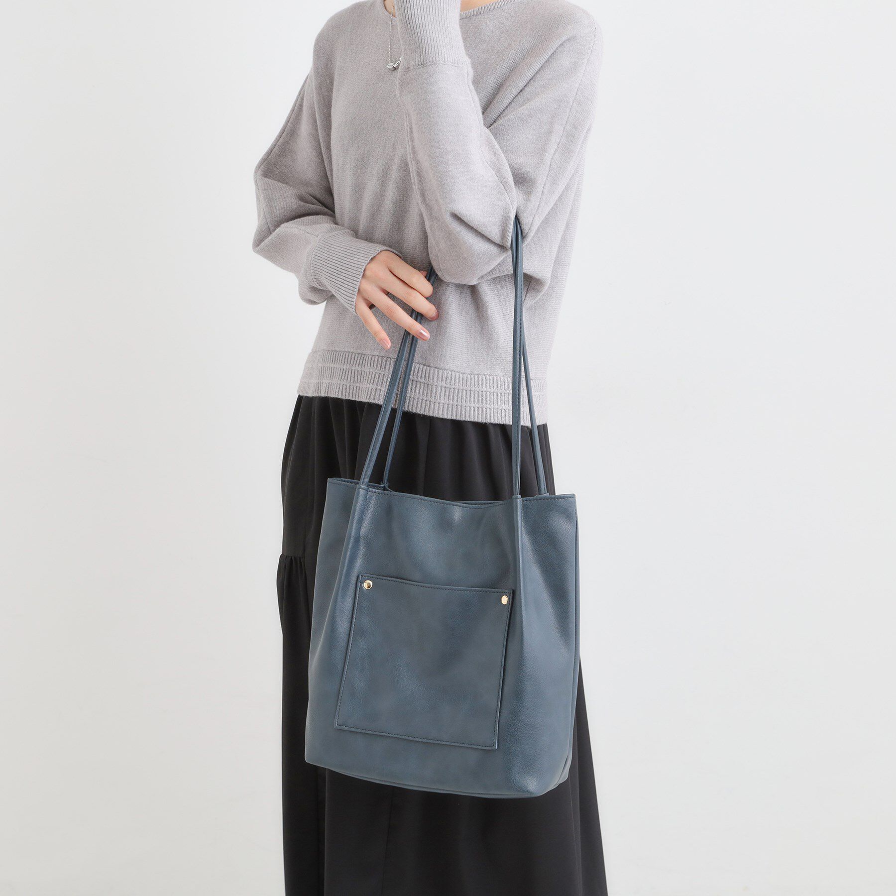 SHOO･LA･RUE「つや合皮つまみハンドルトートバッグ」|トートバッグ|