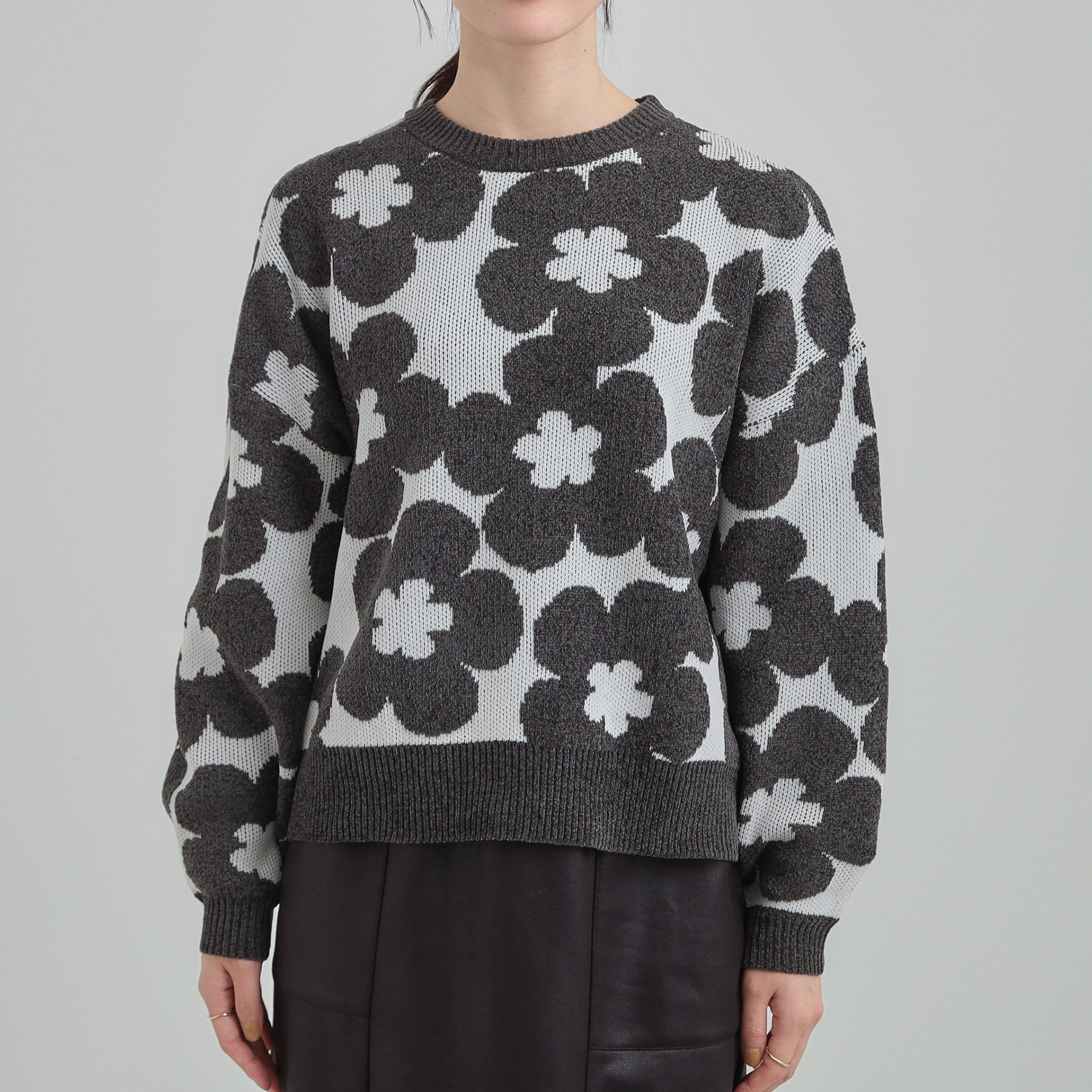 SHOO･LA･RUE「【S-LL】レトロ感漂う デイジー柄 総柄ニット」|ニット・セーター|