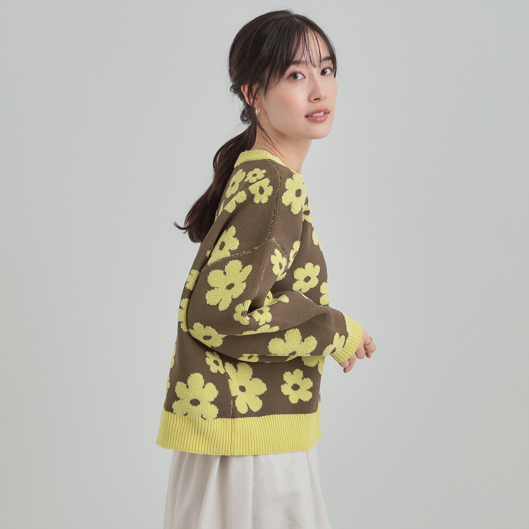 SHOO･LA･RUE「【S-LL】レトロ感漂う デイジー柄 総柄ニット」|ニット・セーター|