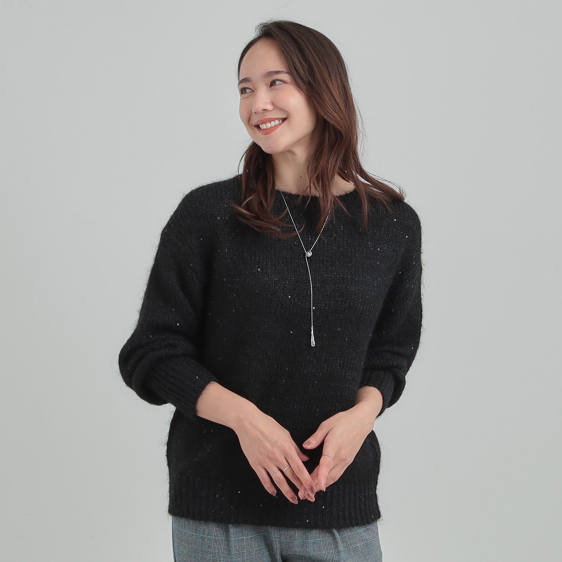 SHOO･LA･RUE「【洗濯機可/S-LL】上品にキラリと華やぐ スパンコールニット」|ニット・セーター|