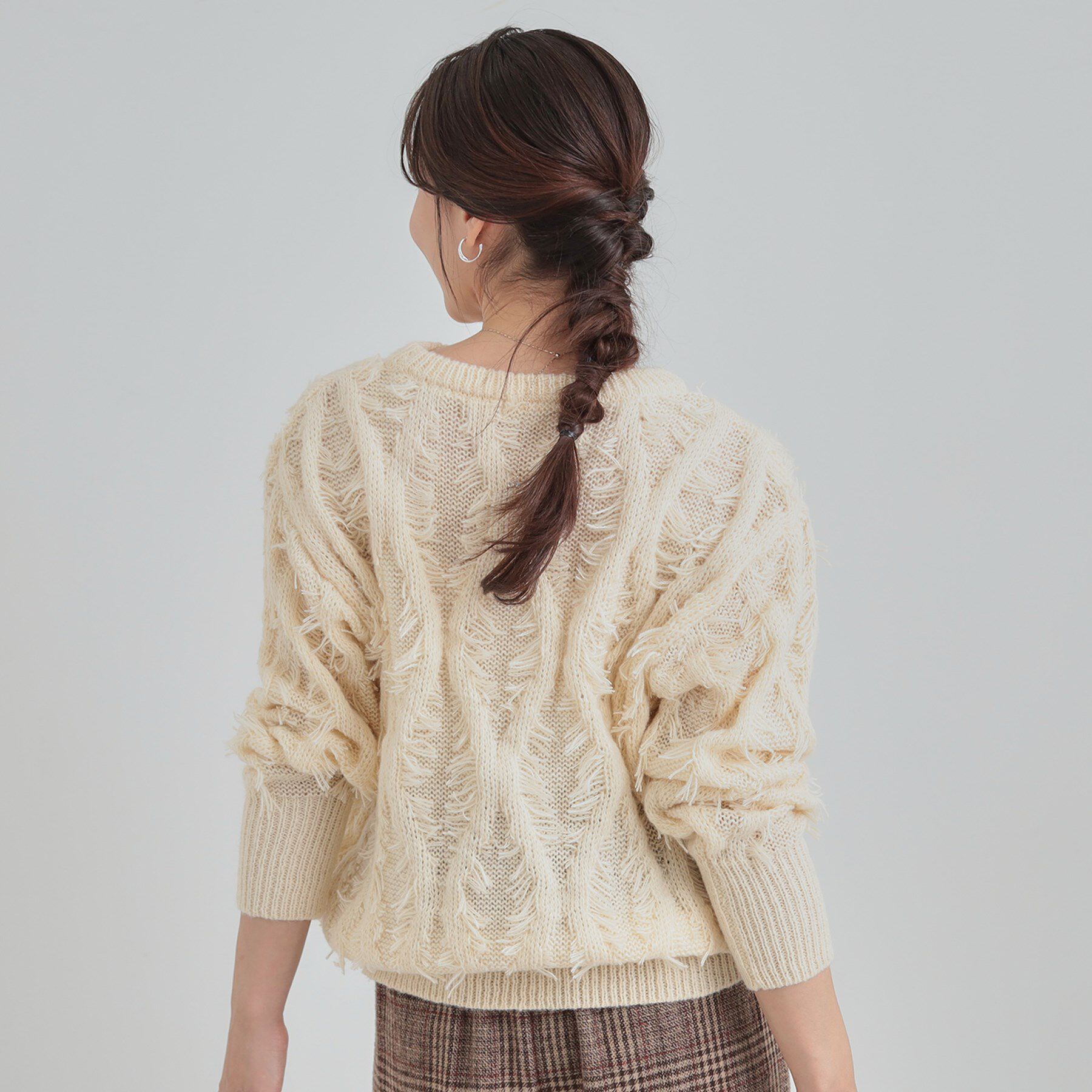 SHOO･LA･RUE「【S-LL】大人も着やすいシックなカラー 主役級フリンジニット」|ニット・セーター|